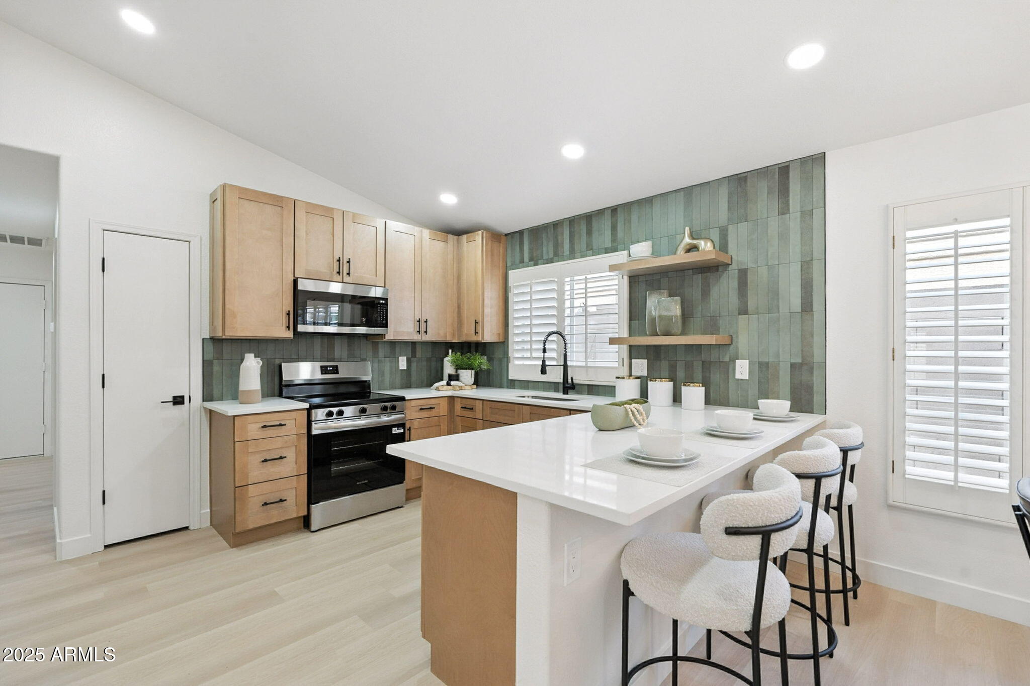 3050 E PONTIAC Drive, 3050