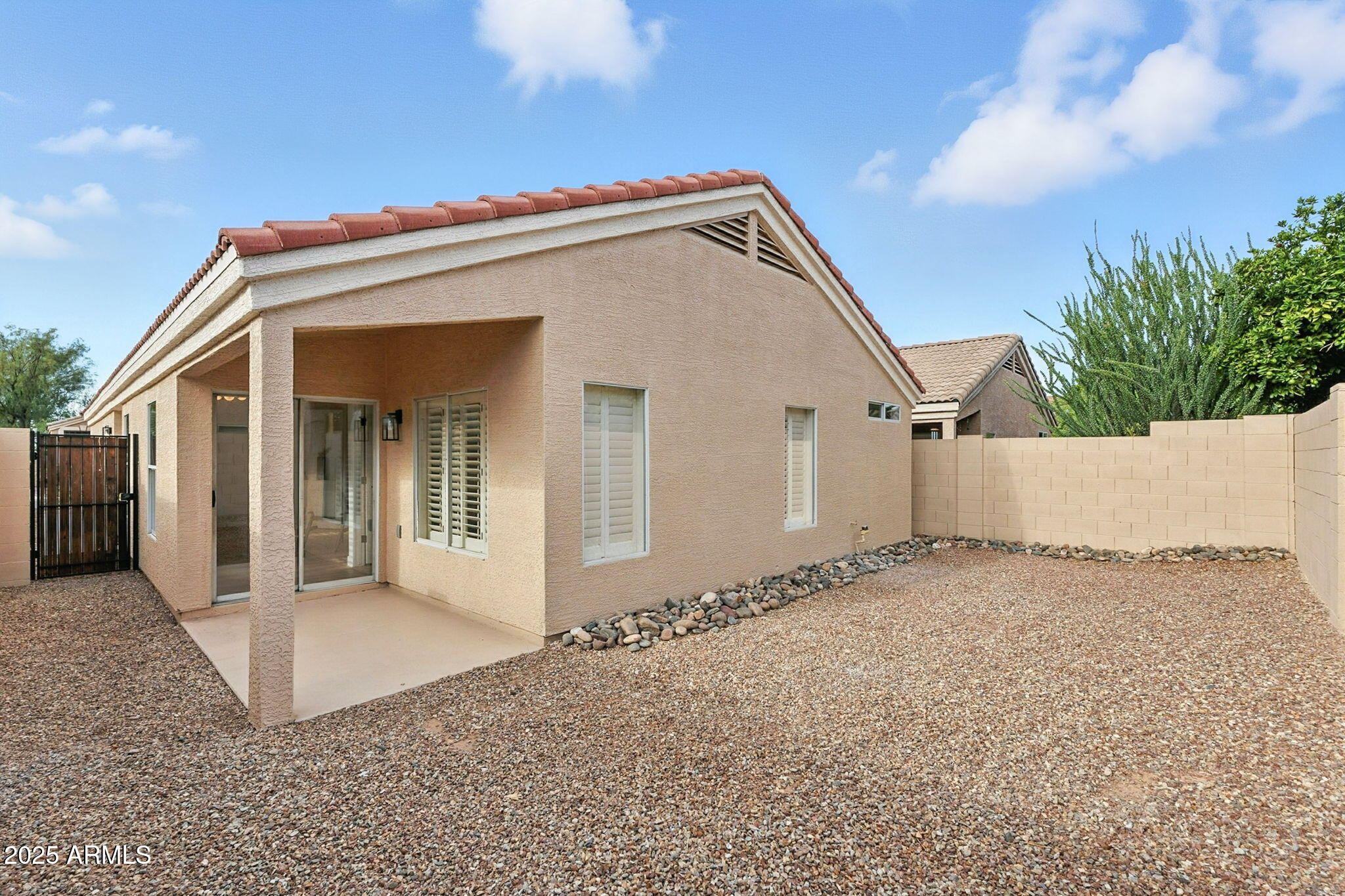 3050 E PONTIAC Drive, 3050