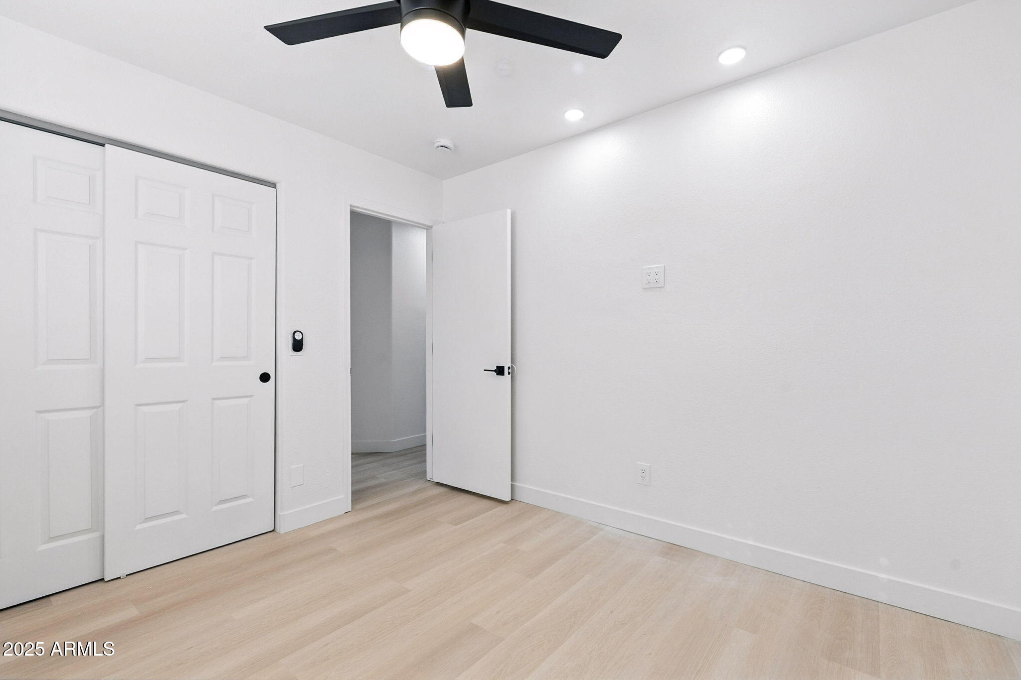 3050 E PONTIAC Drive, 3050