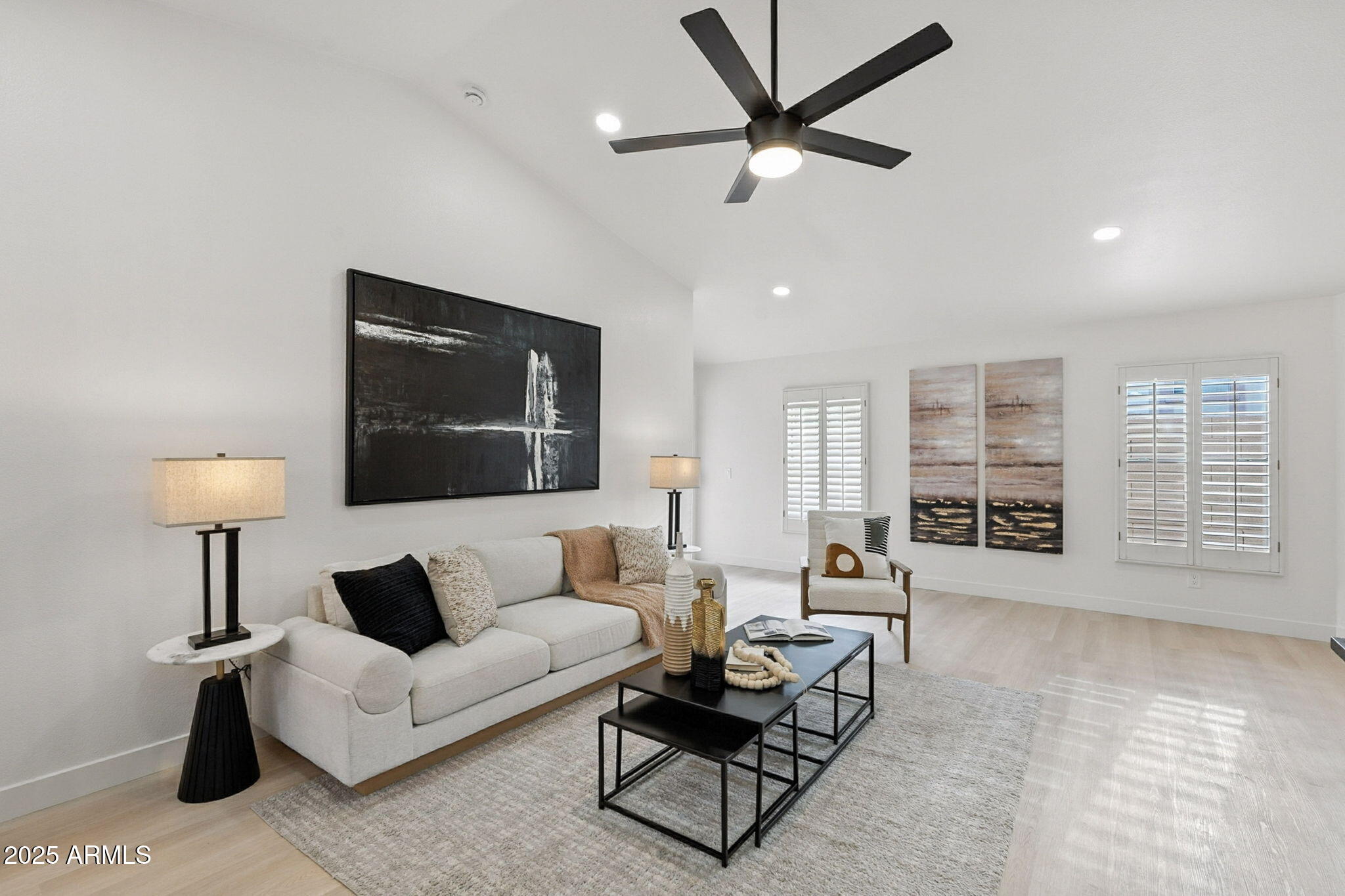 3050 E PONTIAC Drive, 3050