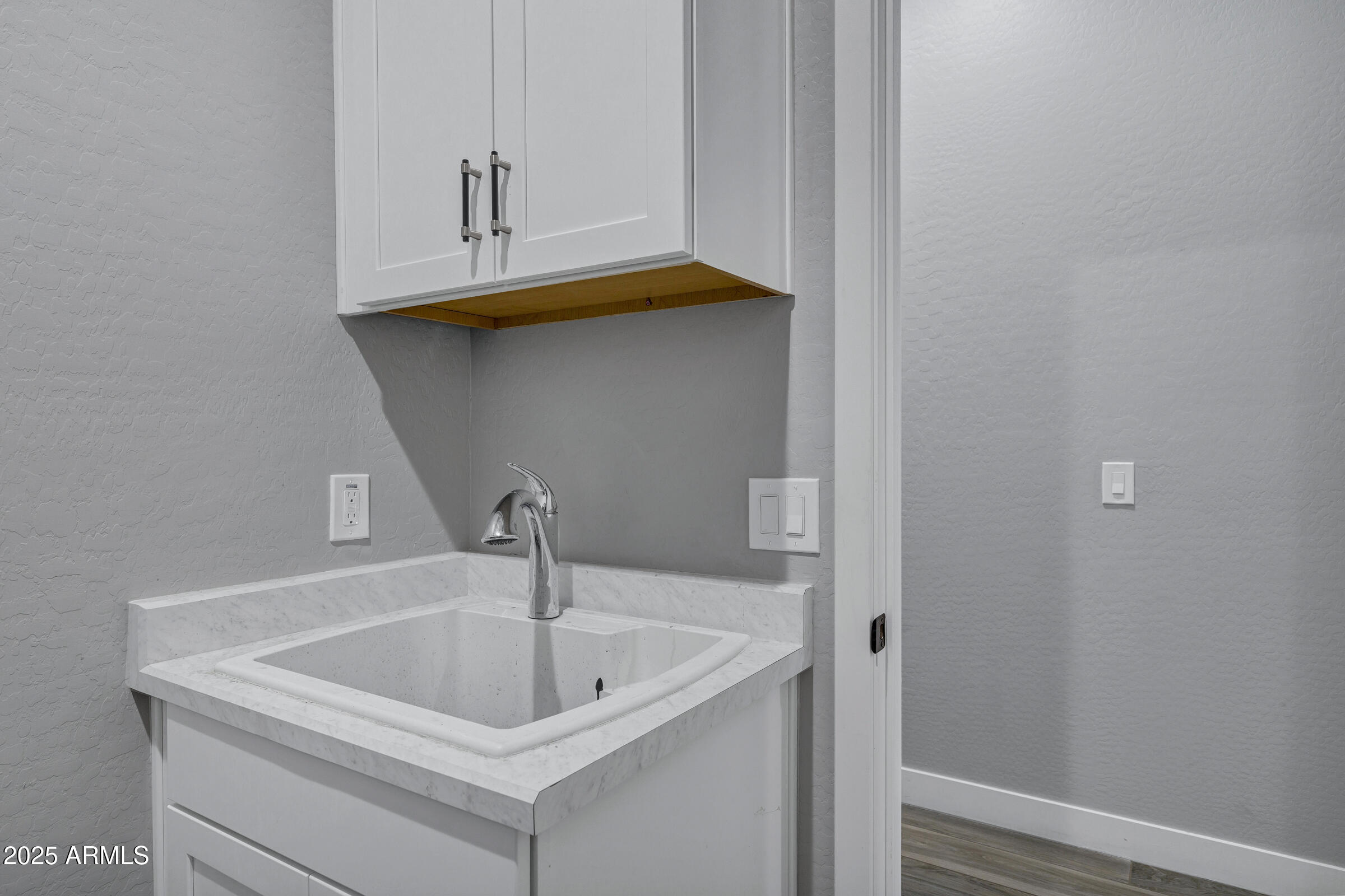 23146 E MAYBERRY Road