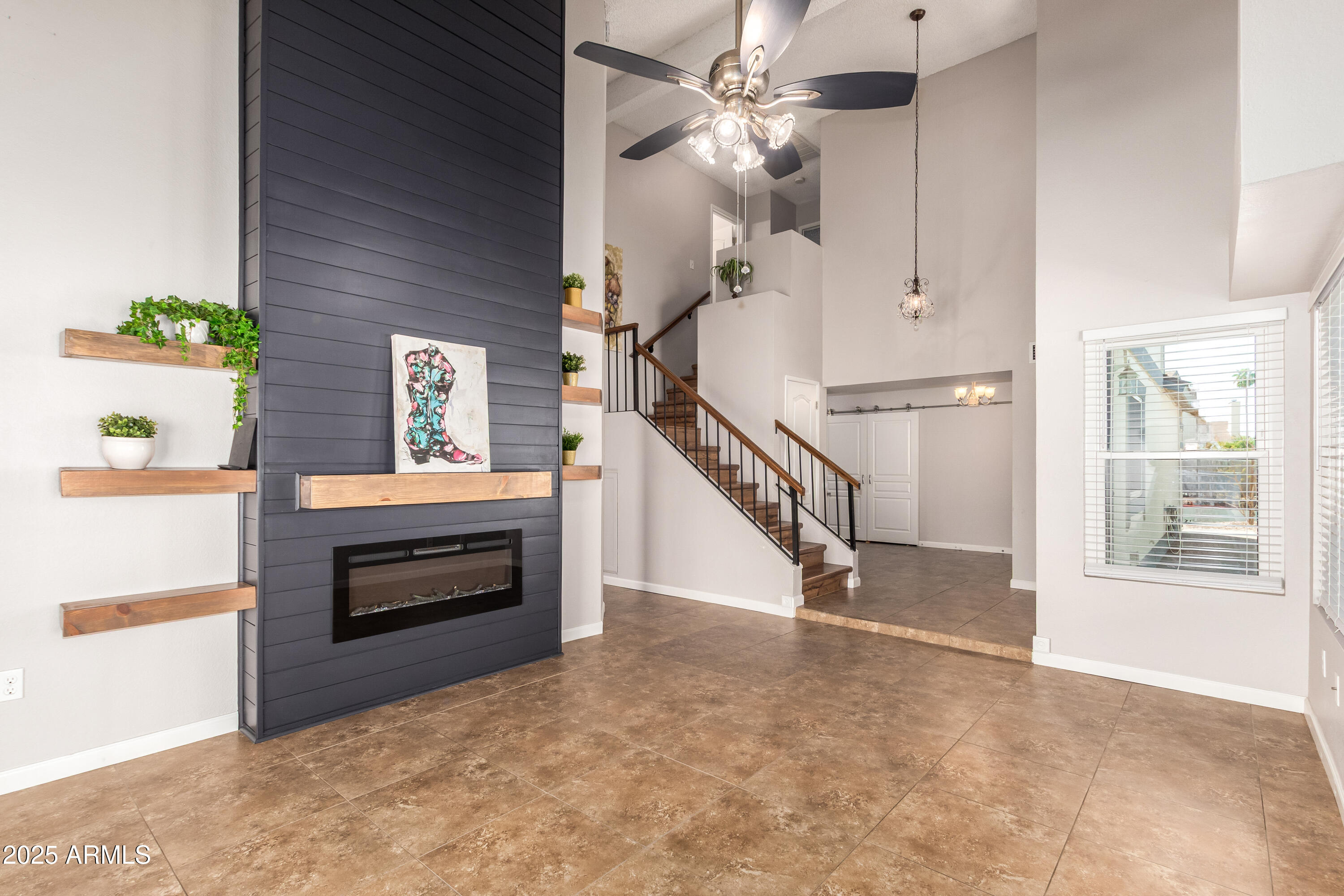 1915 S 39TH Street, 52