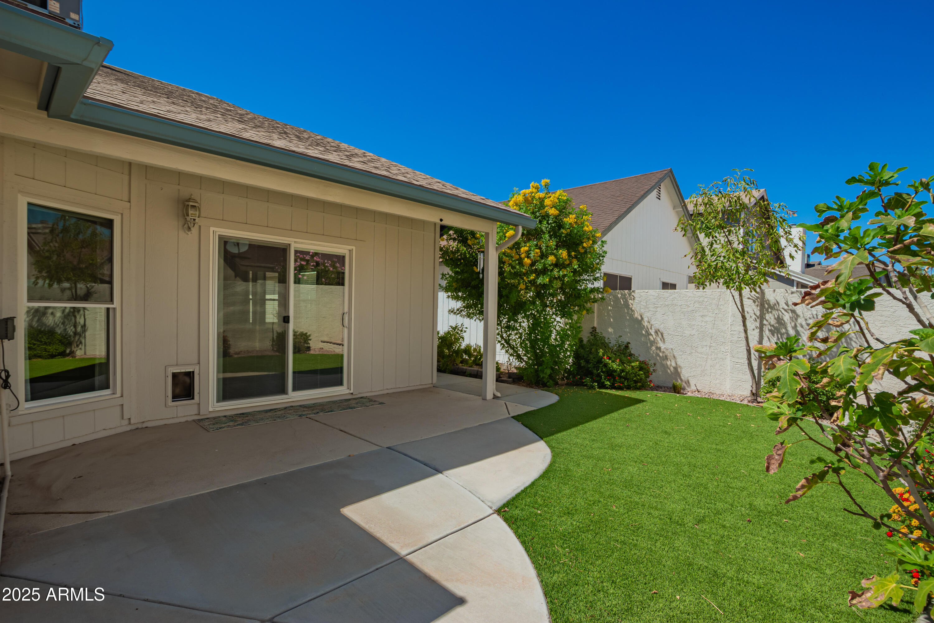 1915 S 39TH Street, 52