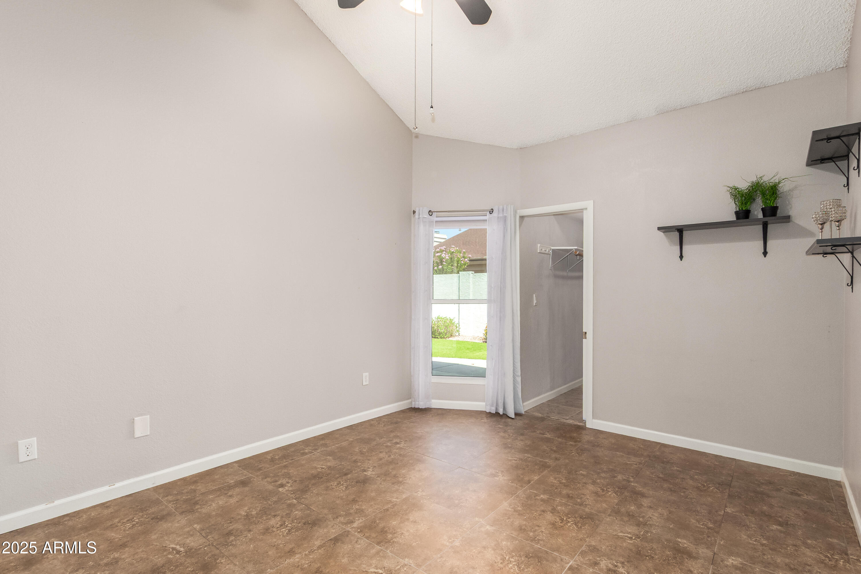 1915 S 39TH Street, 52