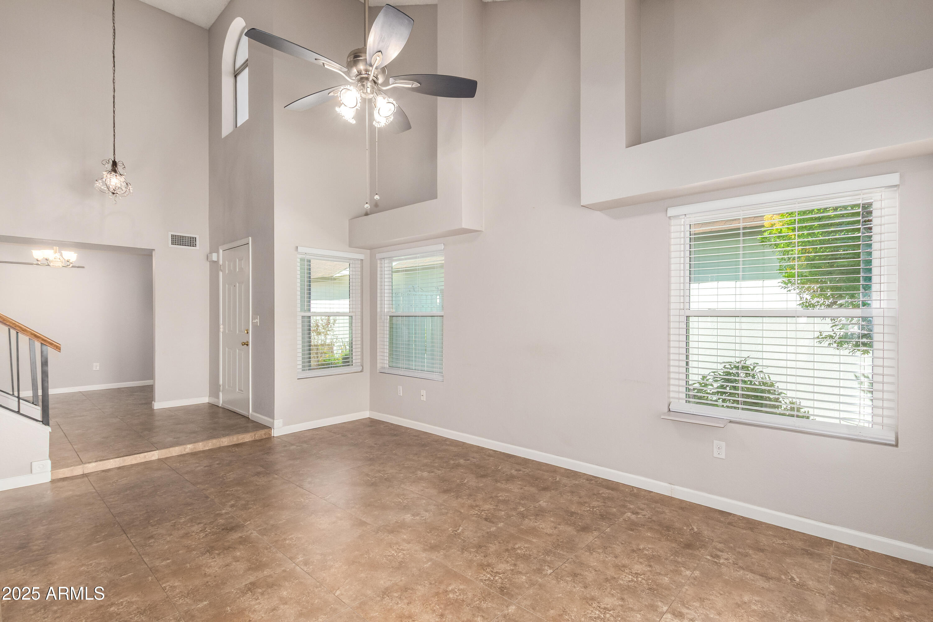 1915 S 39TH Street, 52