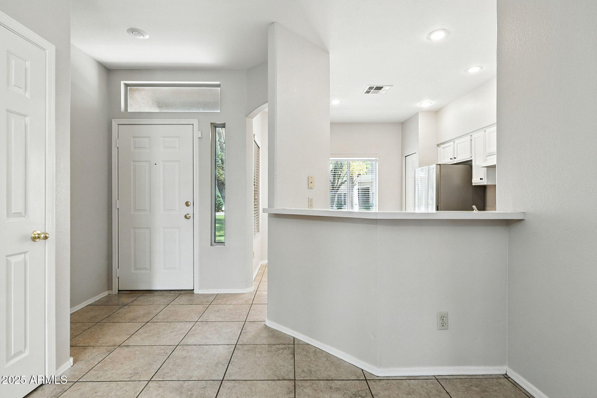 500 N ROOSEVELT Avenue, 87