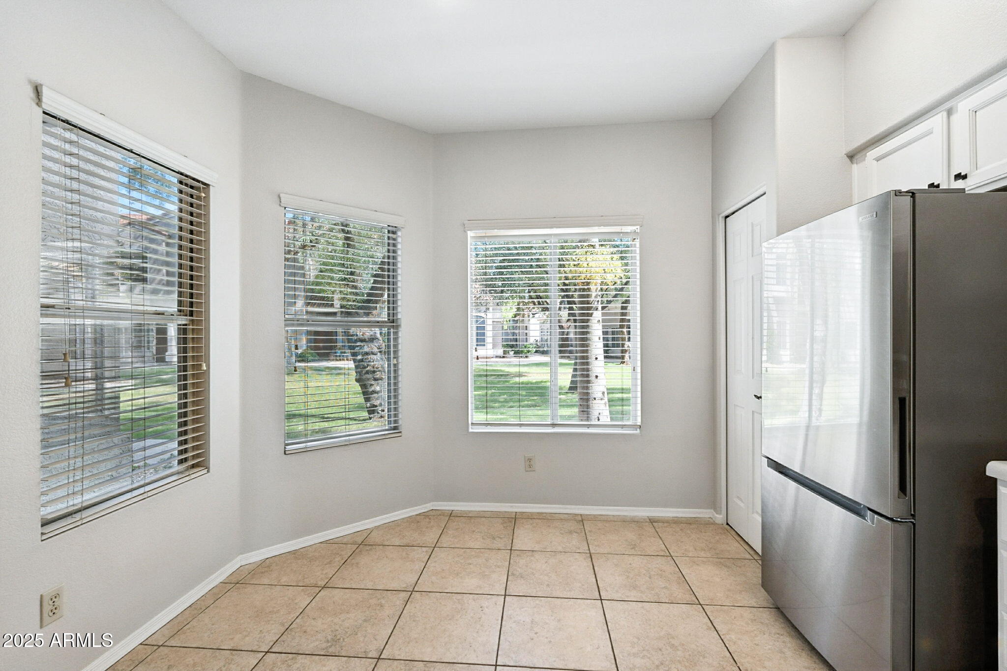 500 N ROOSEVELT Avenue, 87