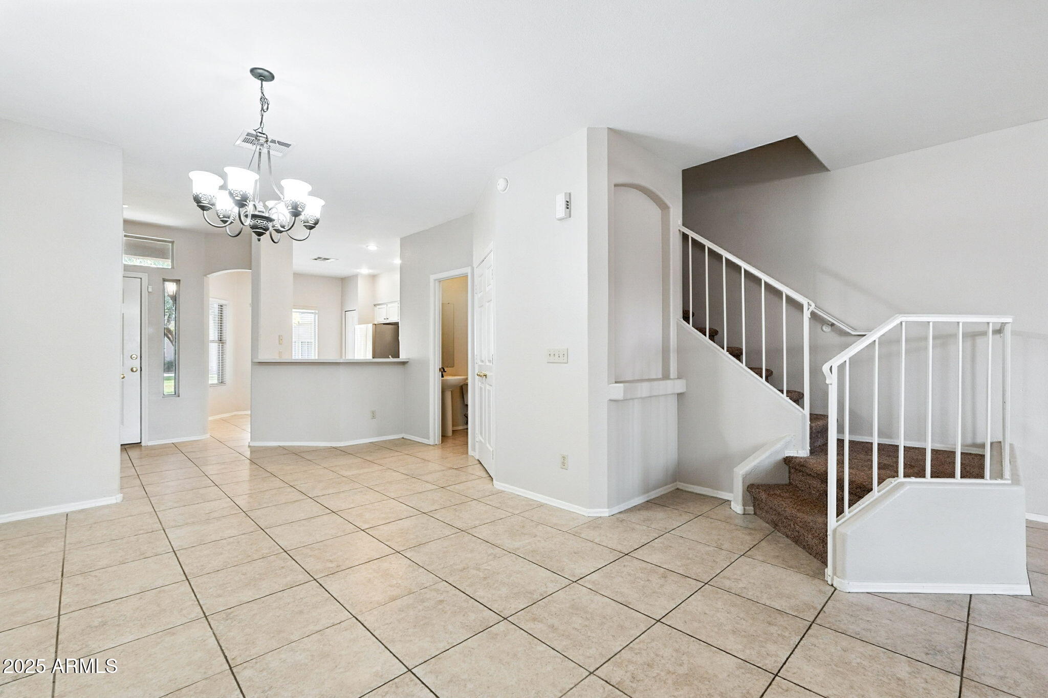 500 N ROOSEVELT Avenue, 87