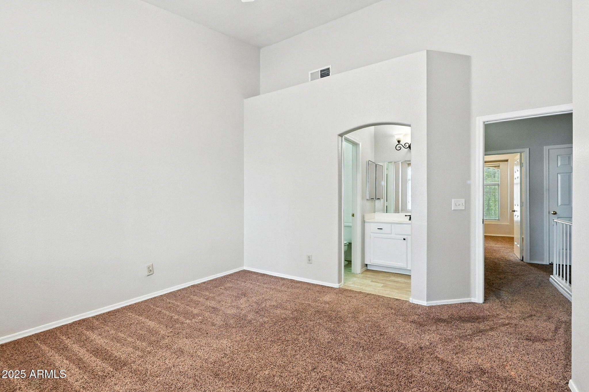 500 N ROOSEVELT Avenue, 87