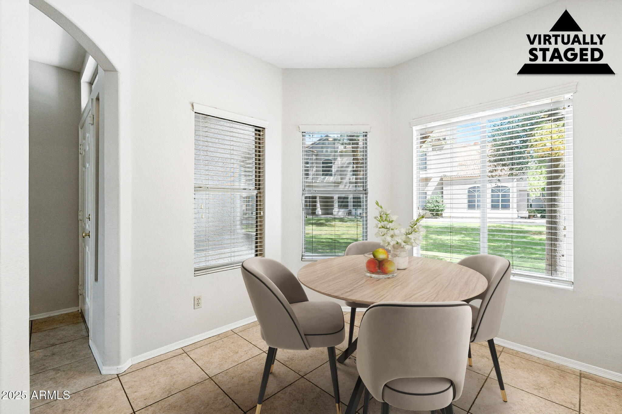 500 N ROOSEVELT Avenue, 87