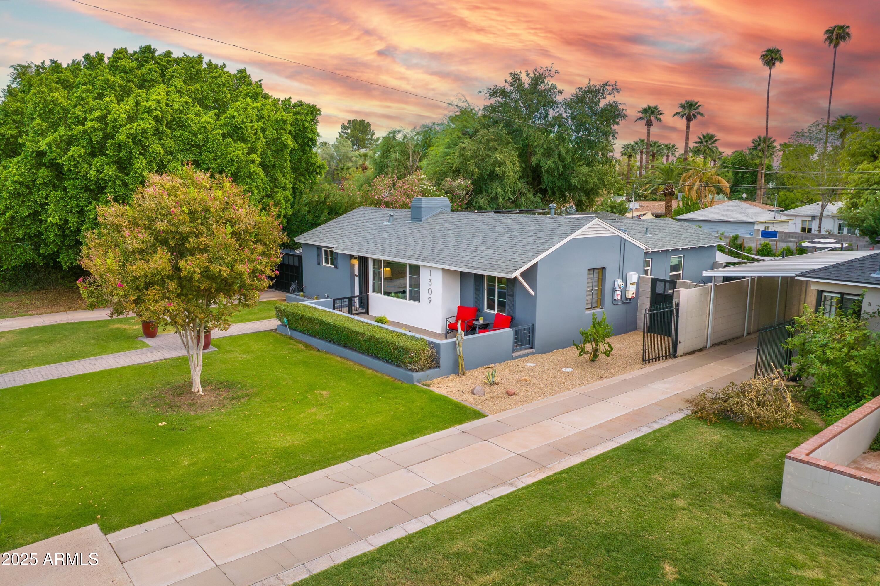 1309 W HOLLY Street, Phoenix