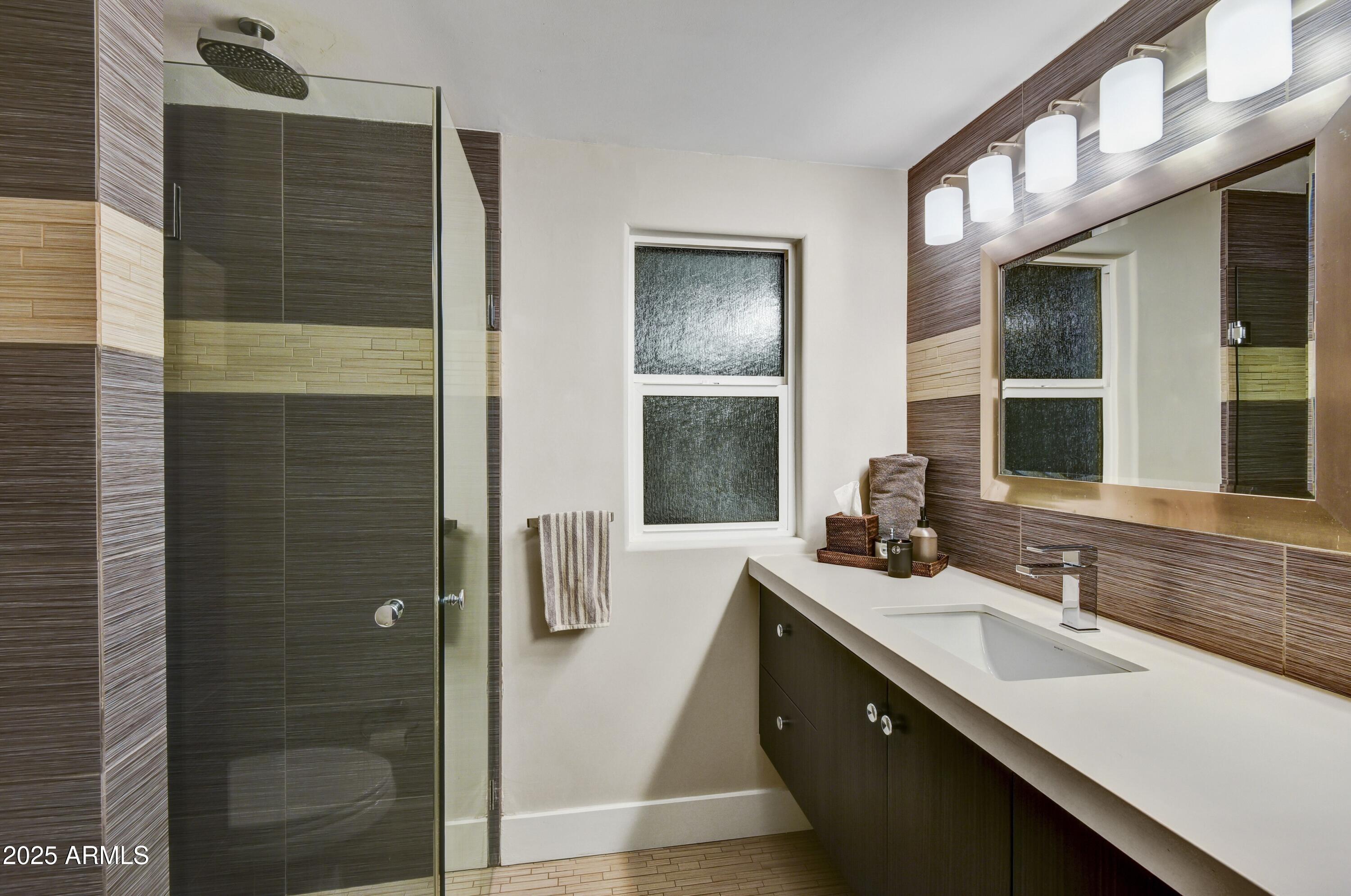 1309 W HOLLY Street, Phoenix