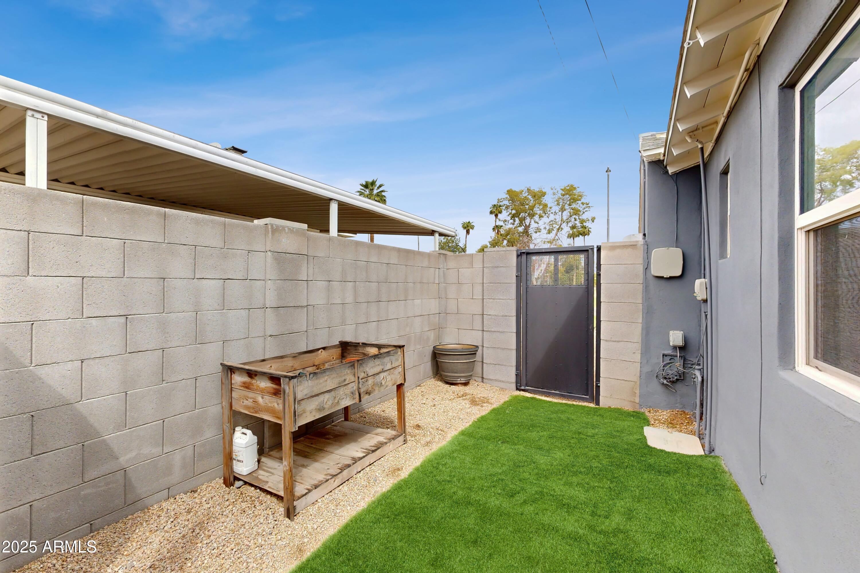 1309 W HOLLY Street, Phoenix