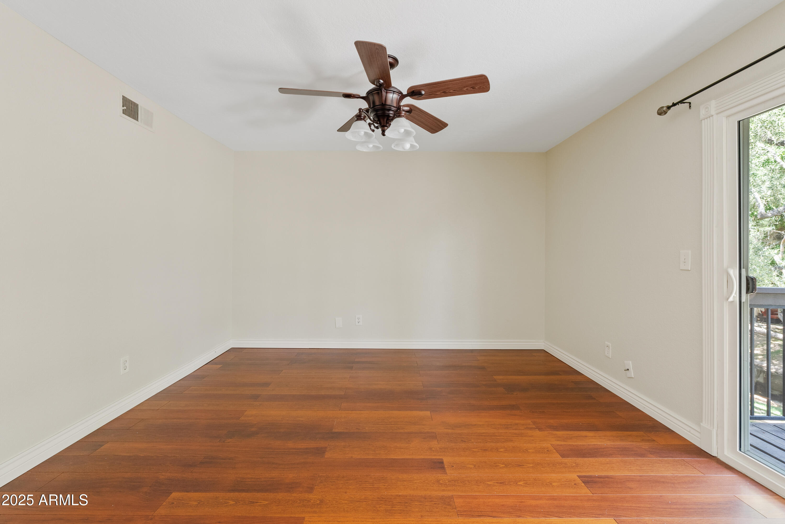 2232 W LINDNER Avenue, 15