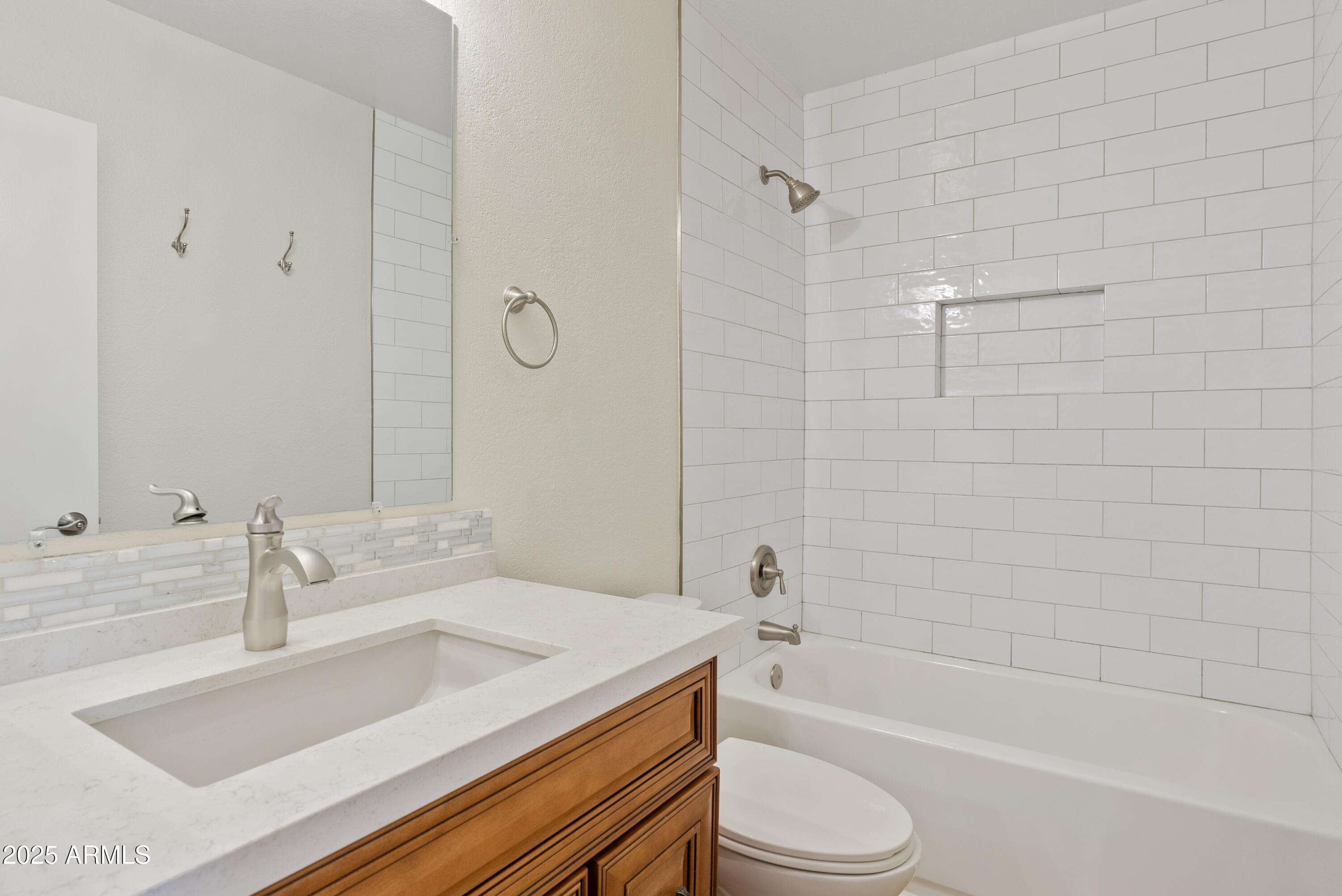 2232 W LINDNER Avenue, 15