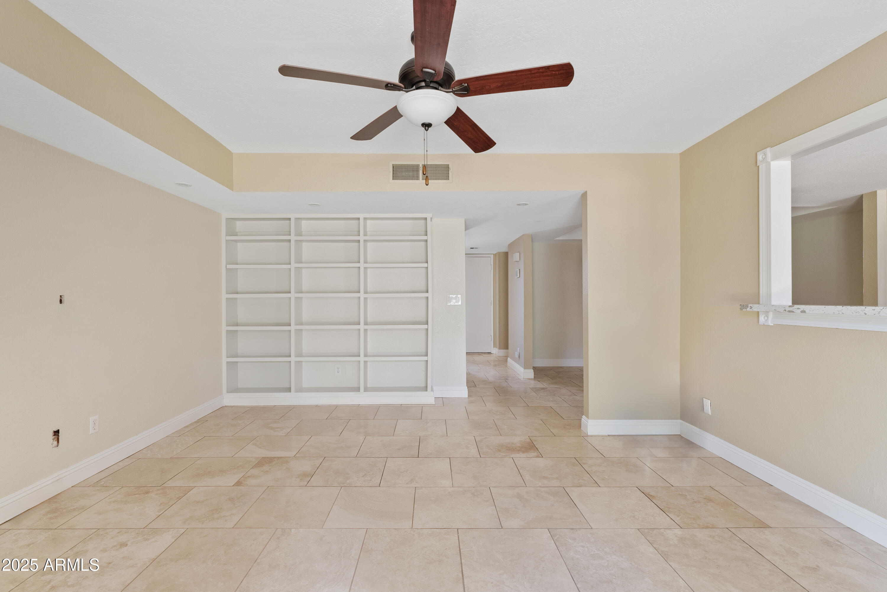 2232 W LINDNER Avenue, 15