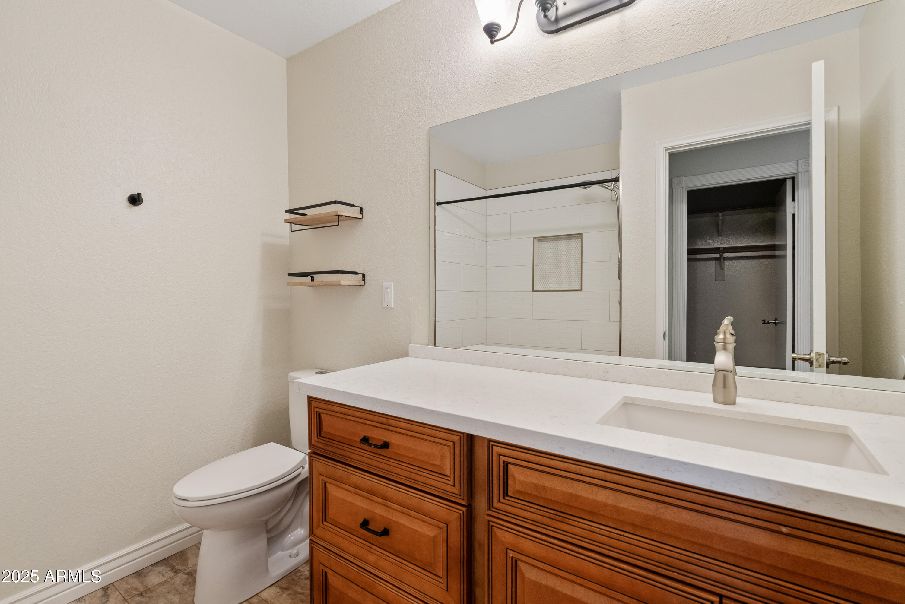 2232 W LINDNER Avenue, 15