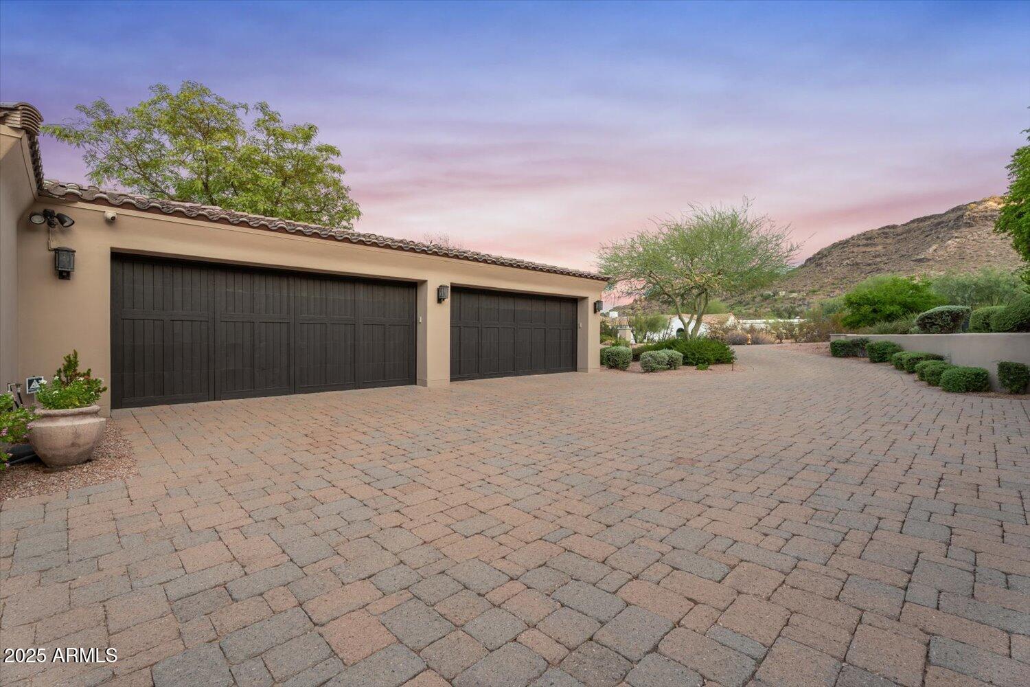 6230 E CHENEY Drive