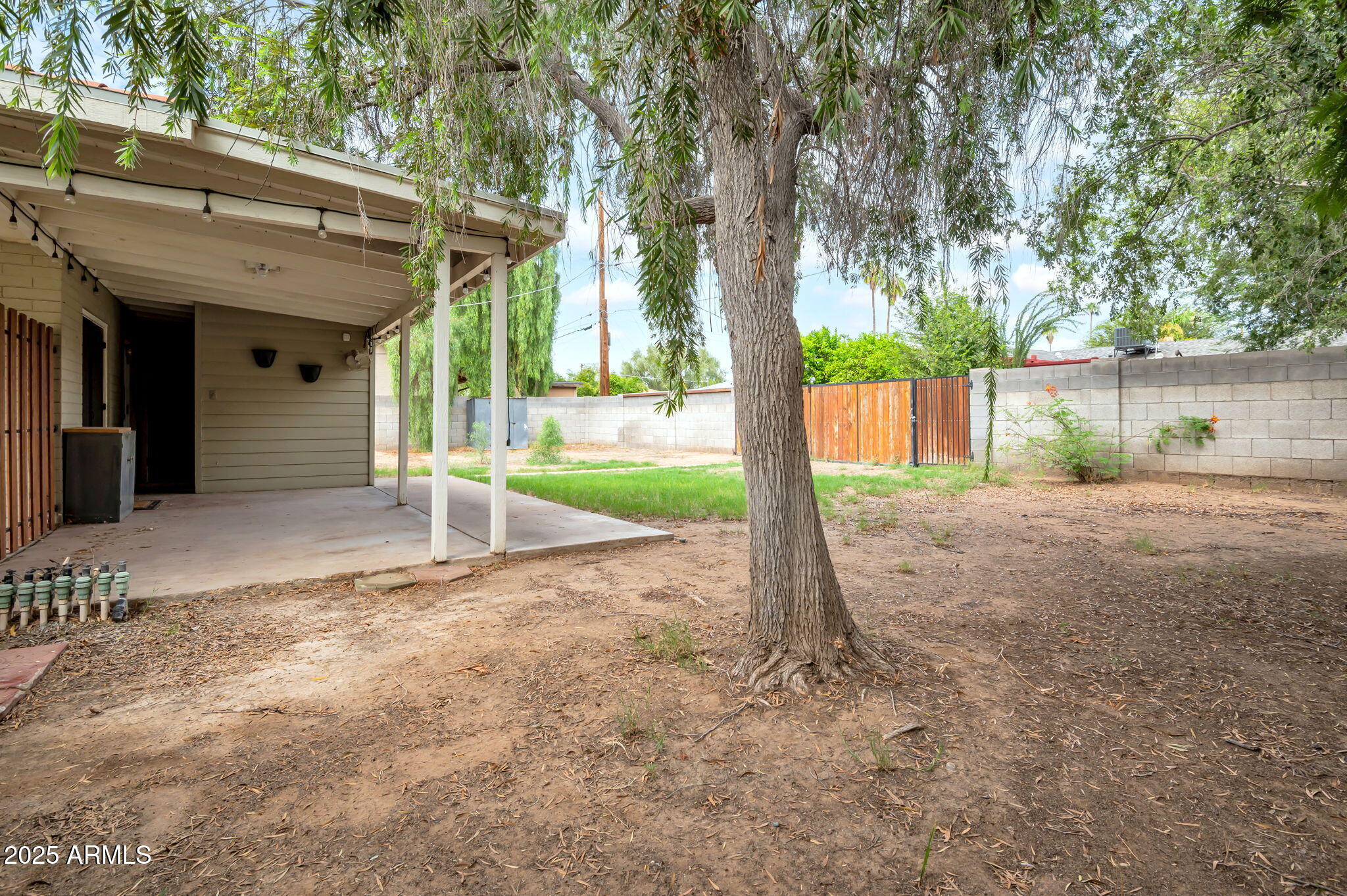 812 W MCLELLAN Boulevard