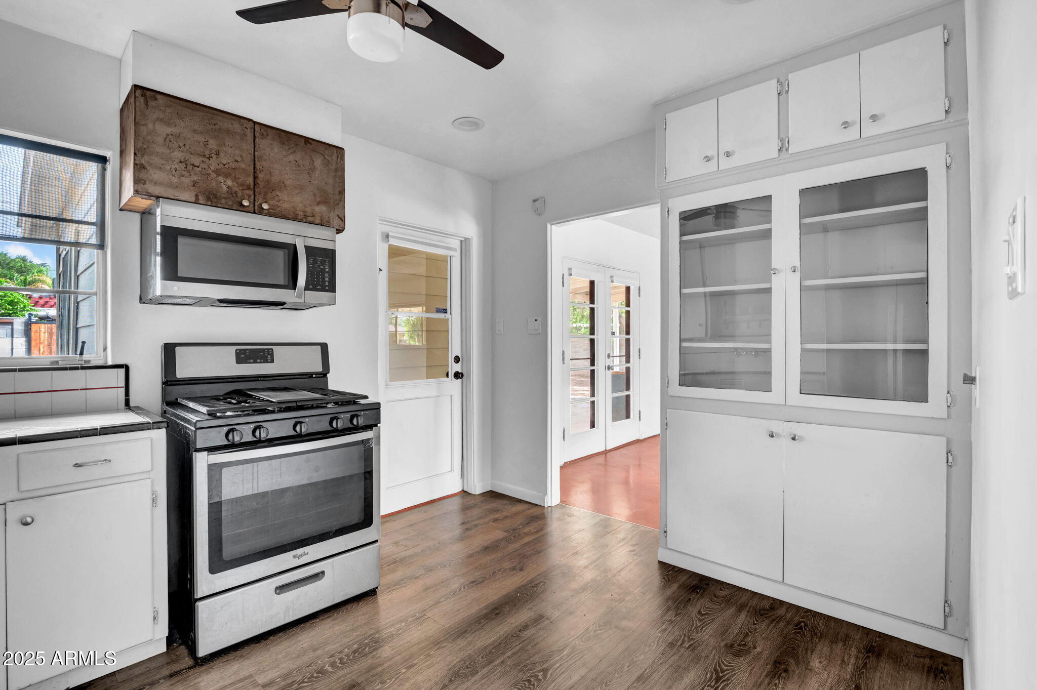 812 W MCLELLAN Boulevard