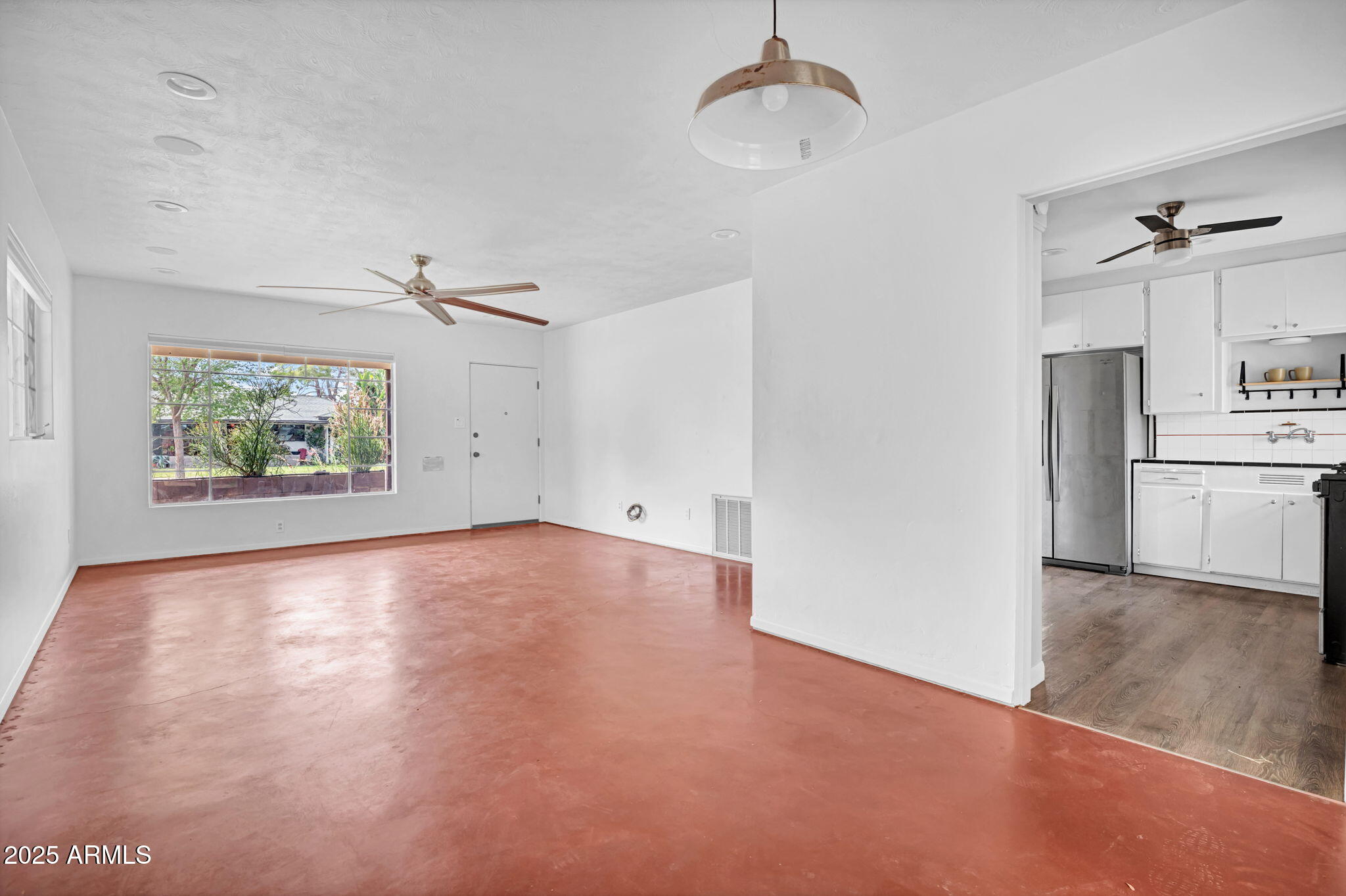 812 W MCLELLAN Boulevard