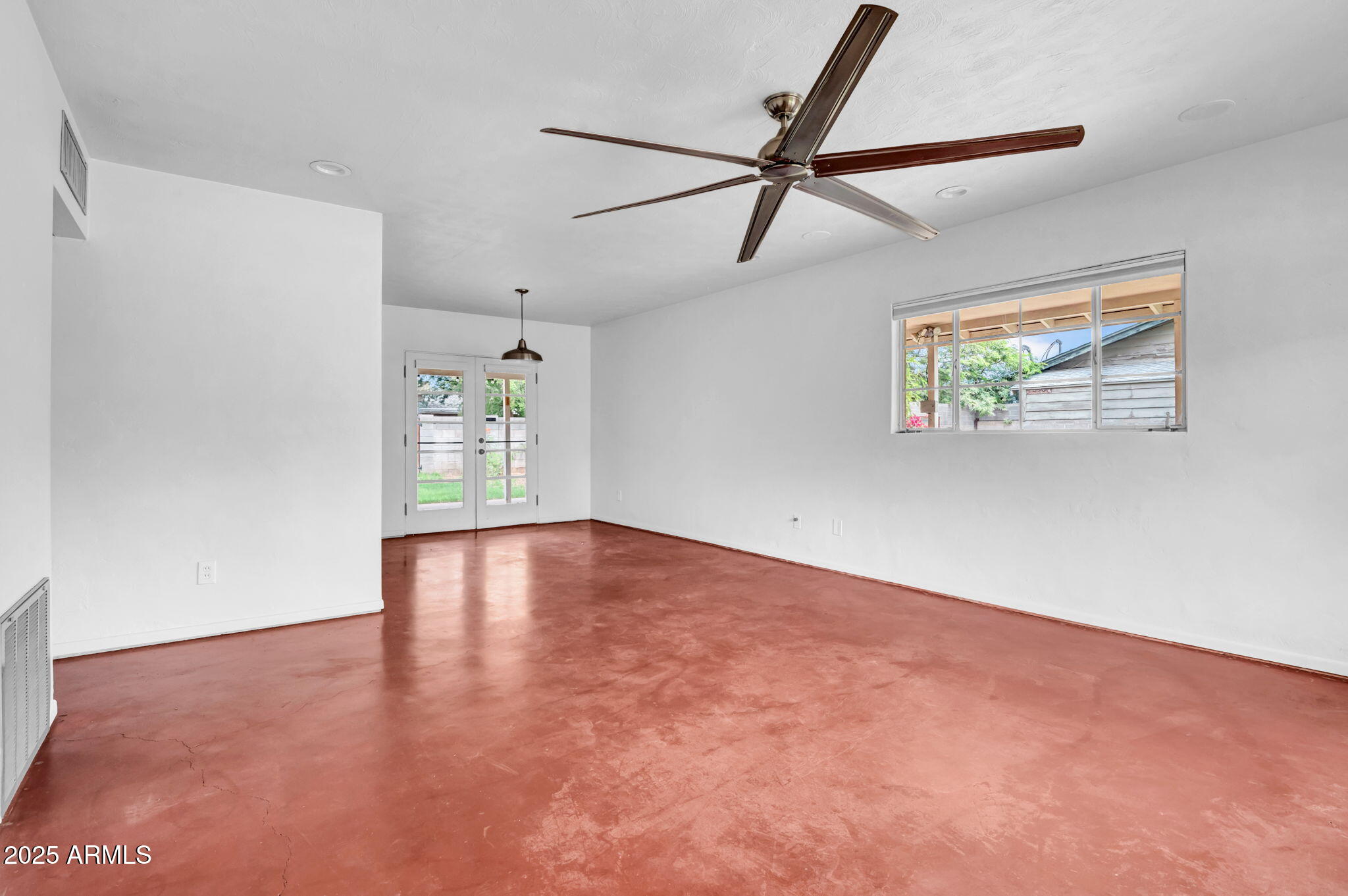 812 W MCLELLAN Boulevard