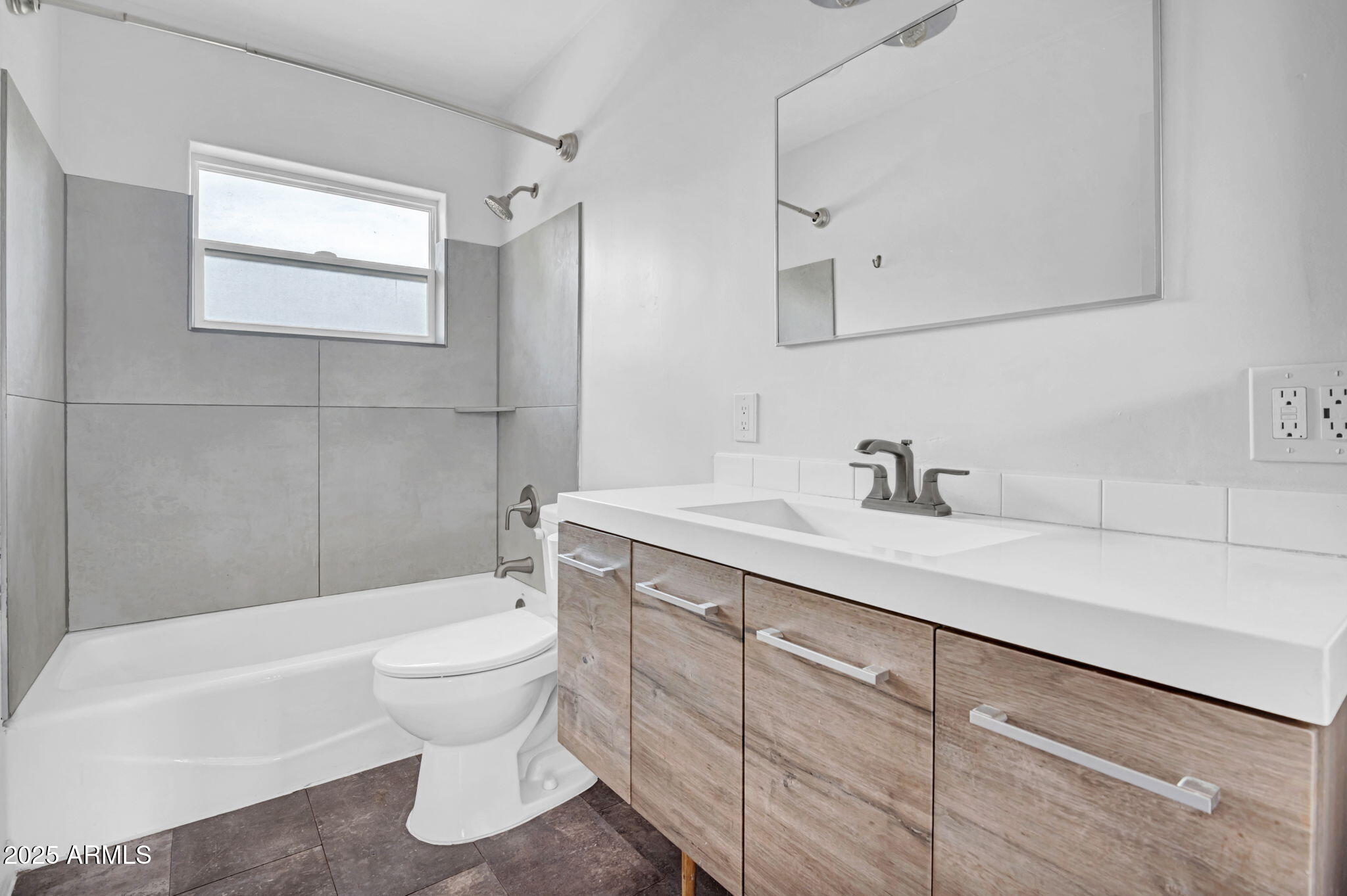 812 W MCLELLAN Boulevard