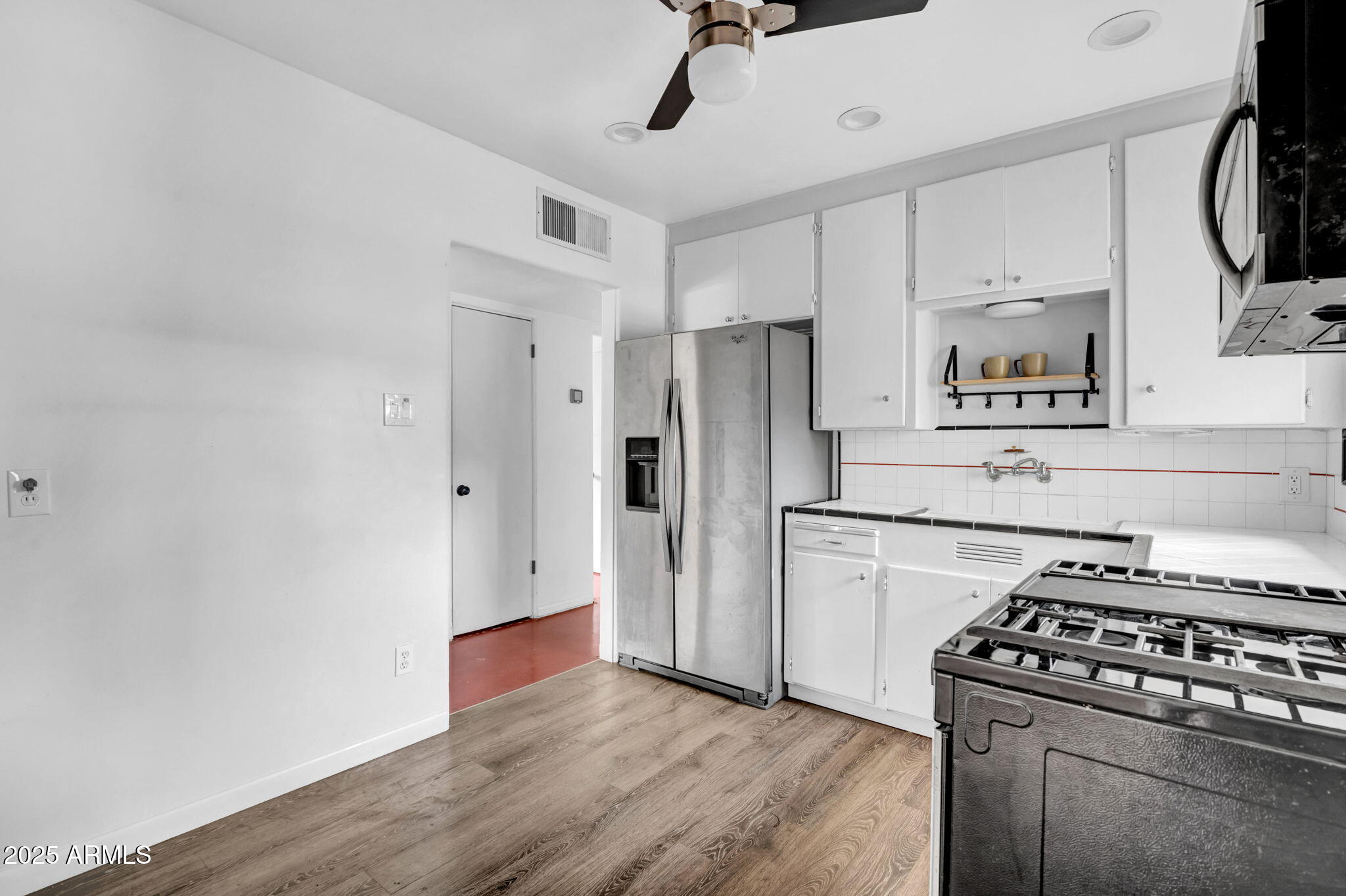 812 W MCLELLAN Boulevard