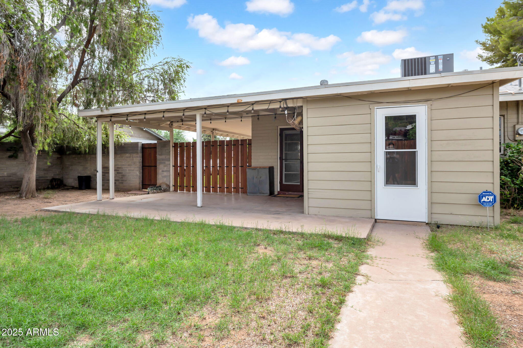 812 W MCLELLAN Boulevard