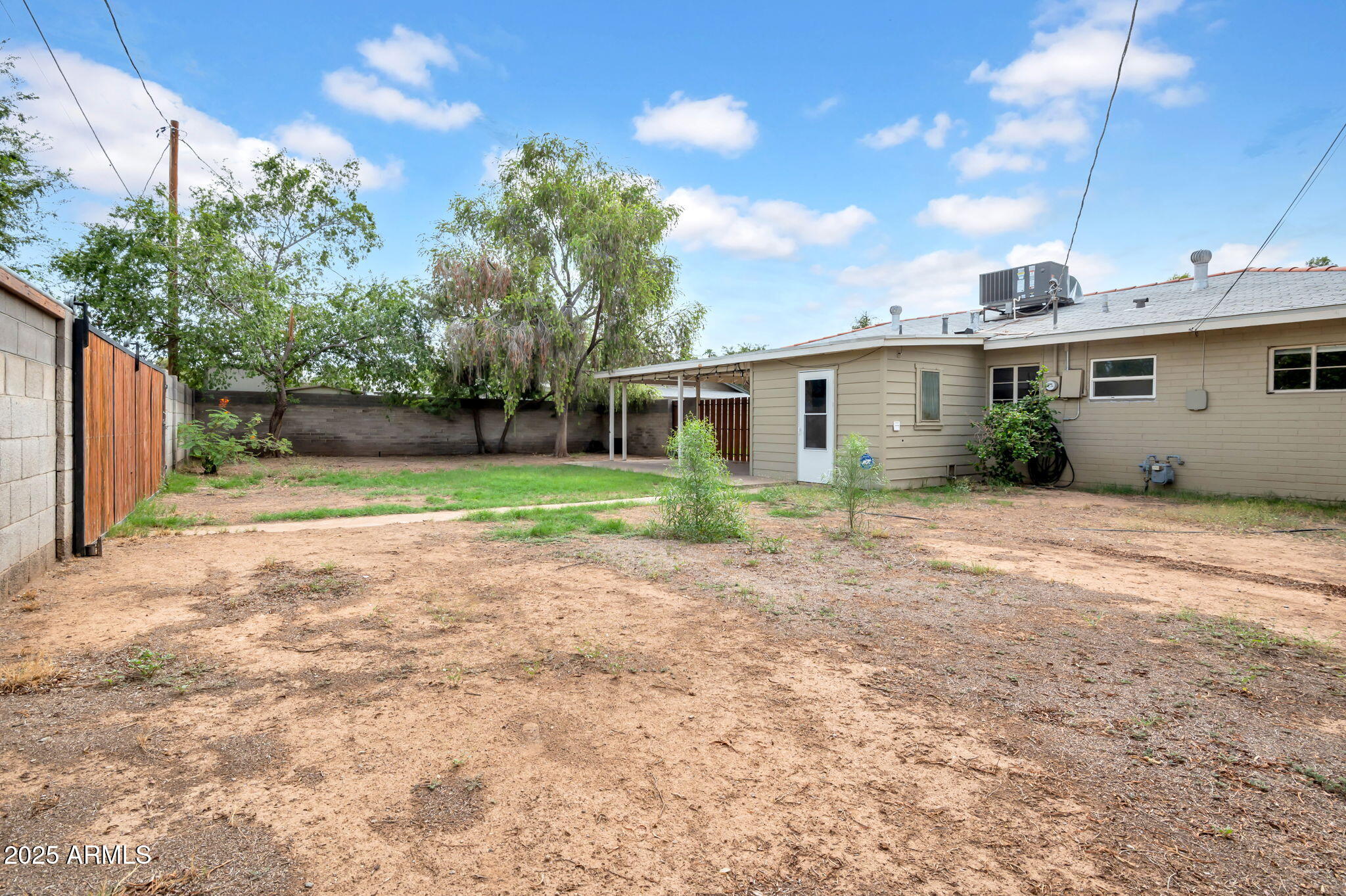 812 W MCLELLAN Boulevard