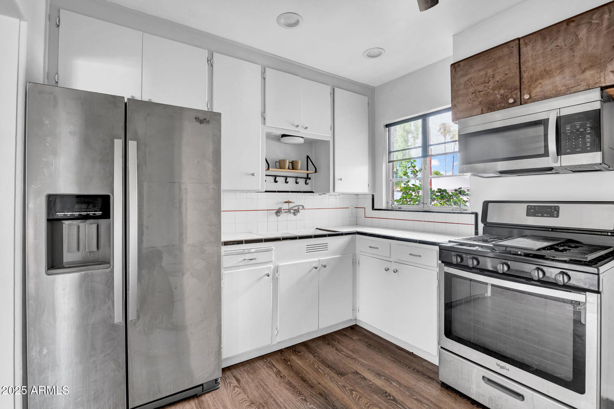 812 W MCLELLAN Boulevard