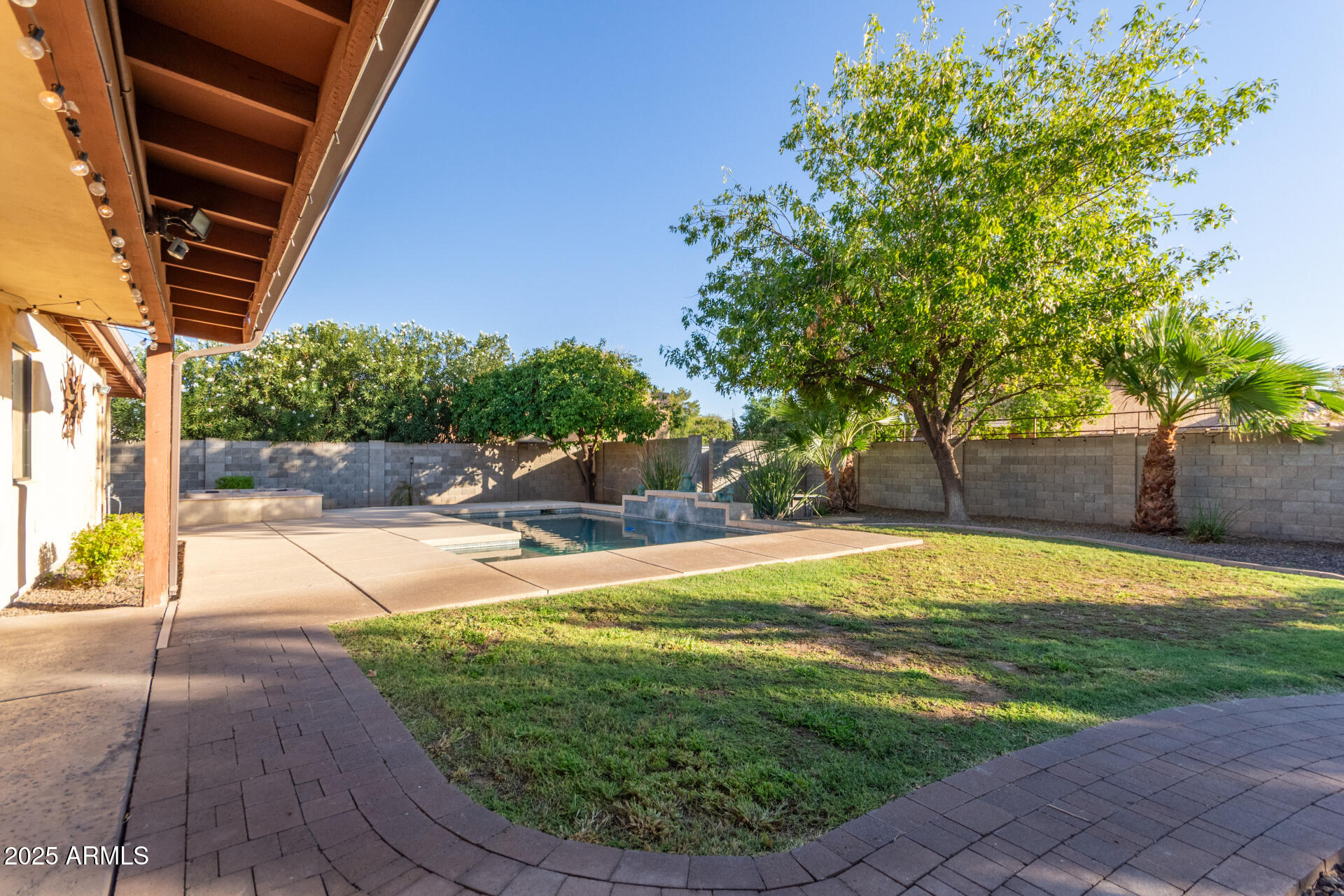 2051 E VAUGHN Street