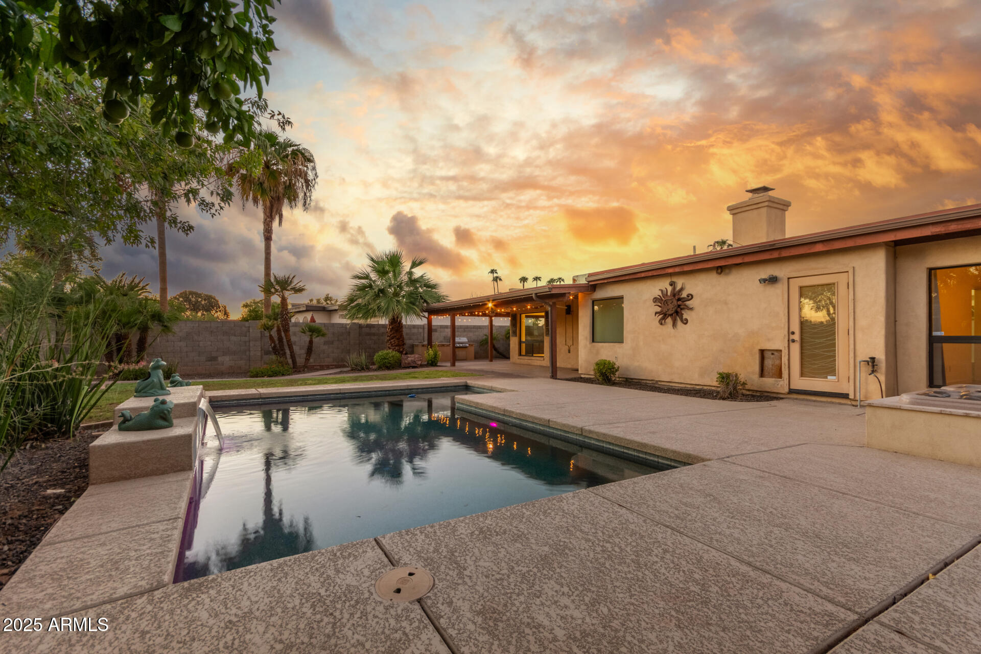 2051 E VAUGHN Street