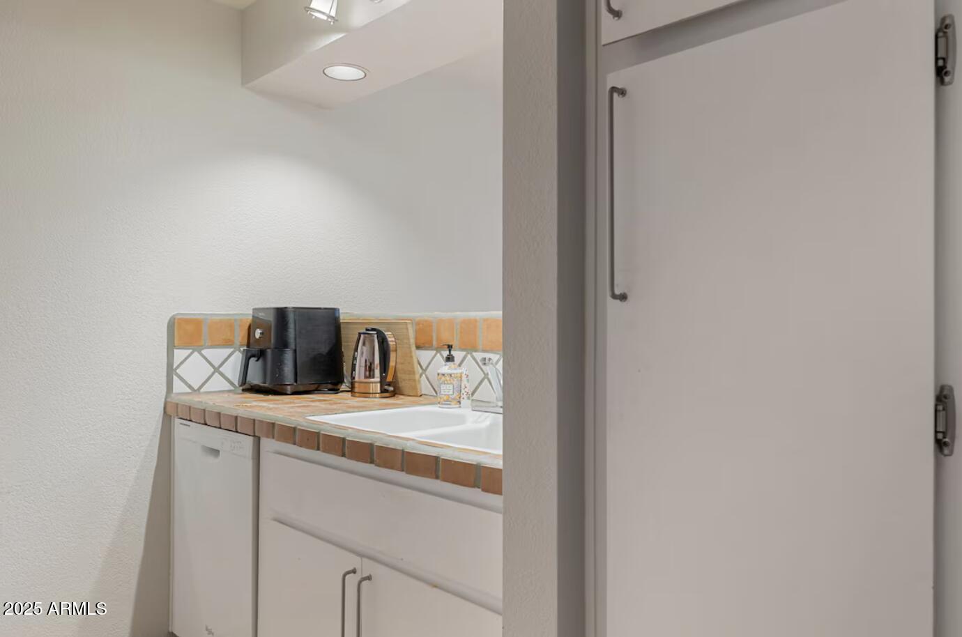 7625 E CAMELBACK Road, B151