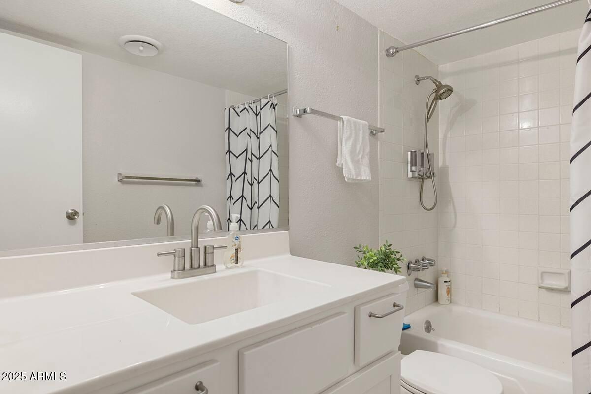 7625 E CAMELBACK Road, B151