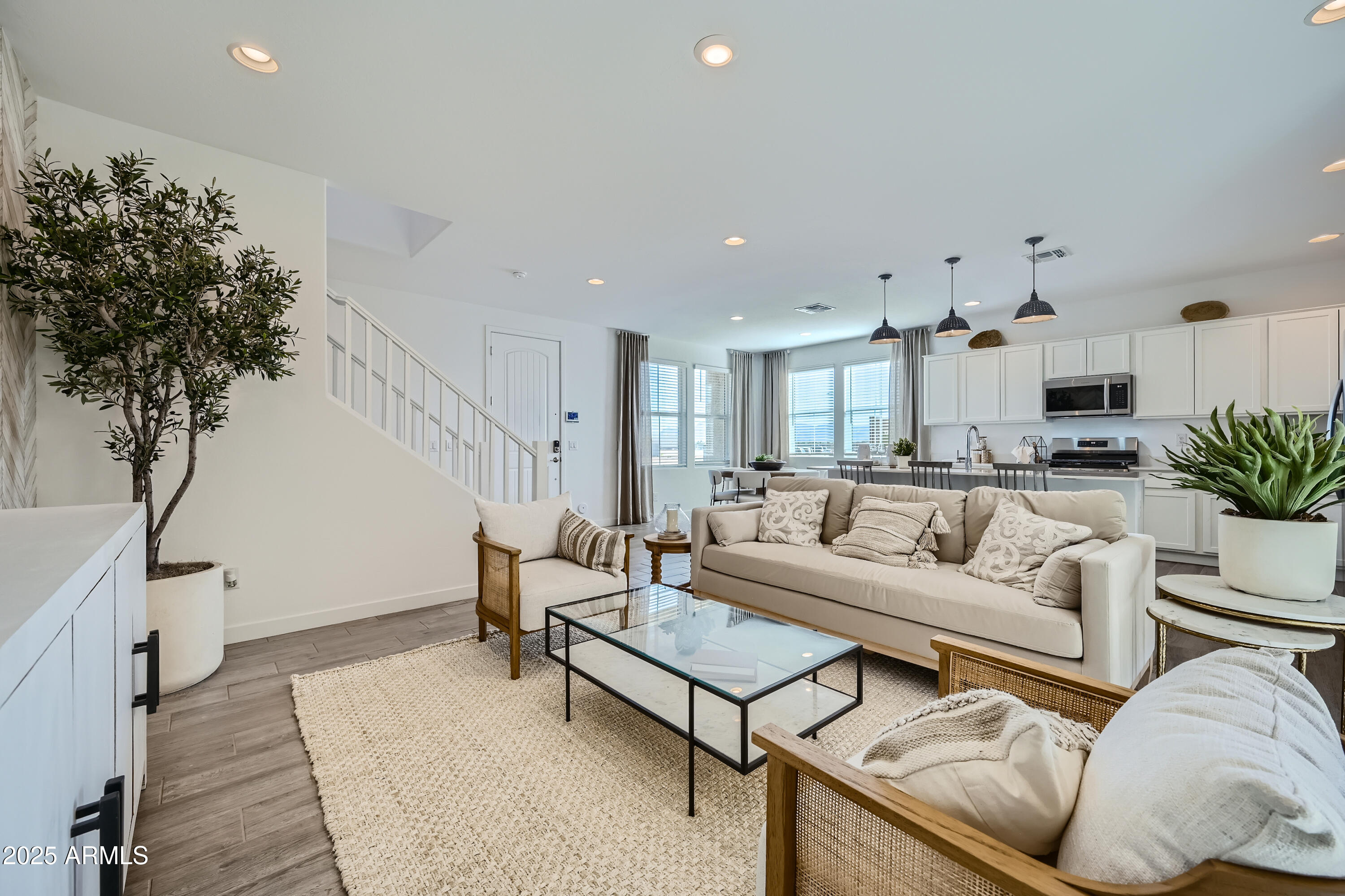 10126 E ULYSSES Avenue