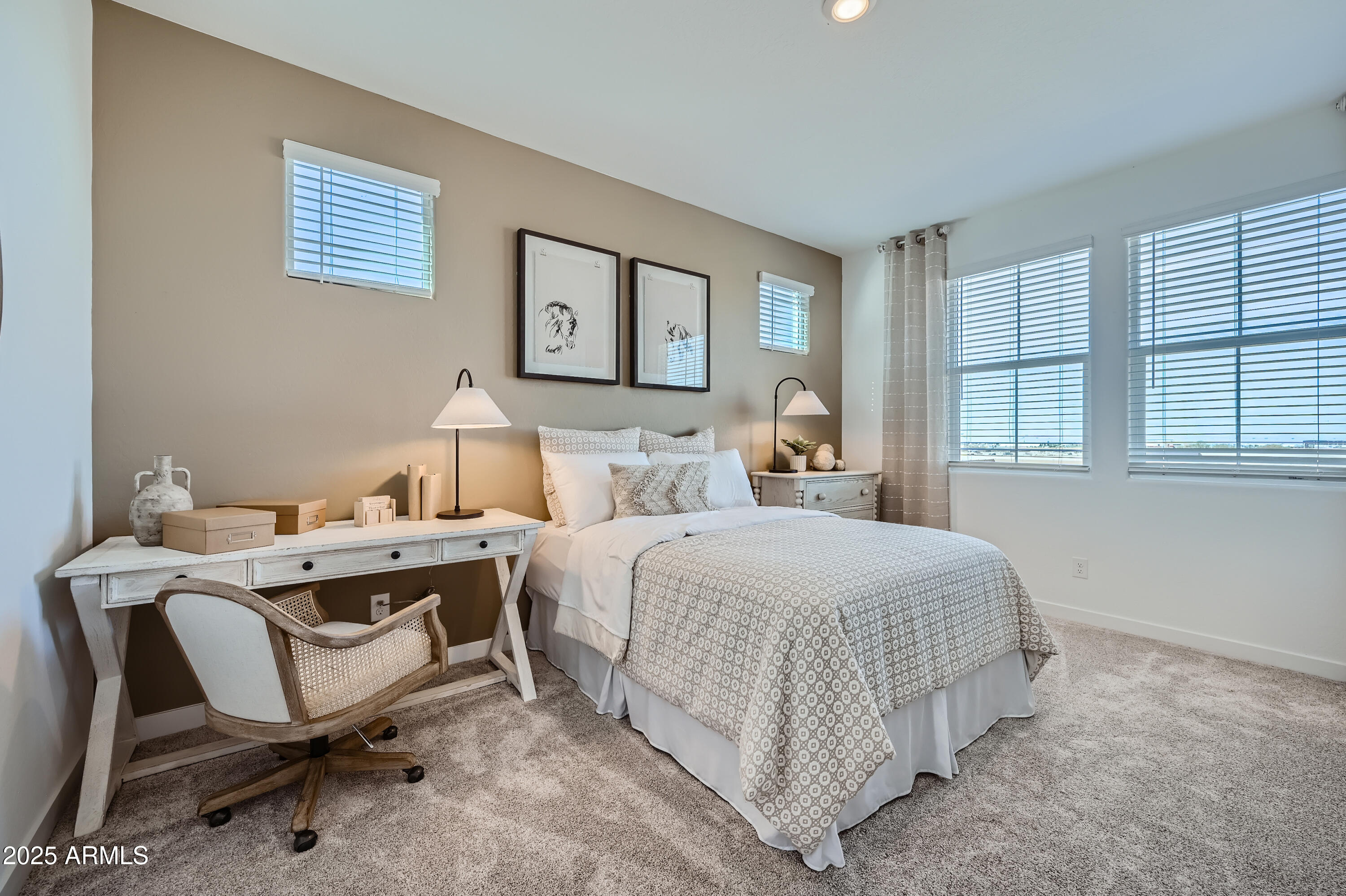 10126 E ULYSSES Avenue