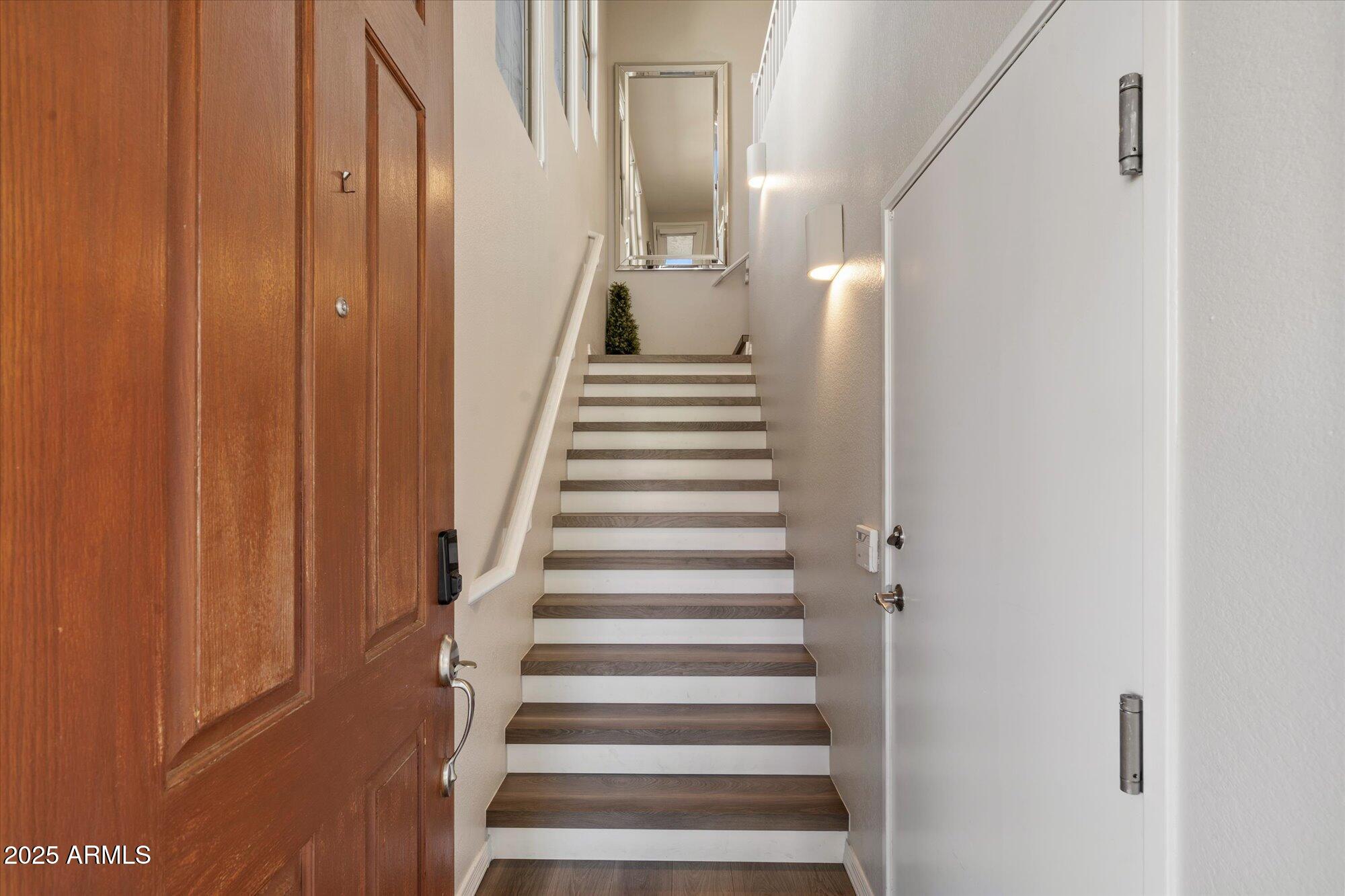 15221 N Clubgate Drive, 2082