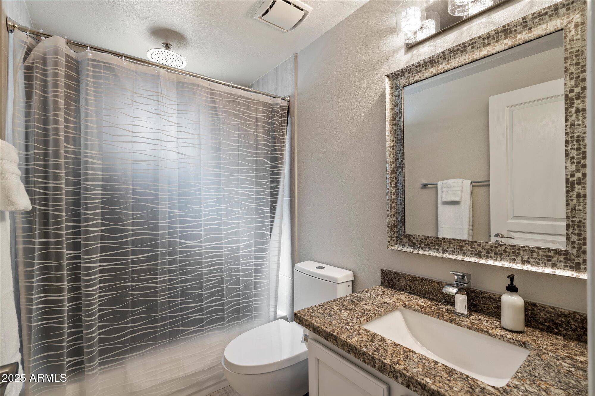 15221 N Clubgate Drive, 2082