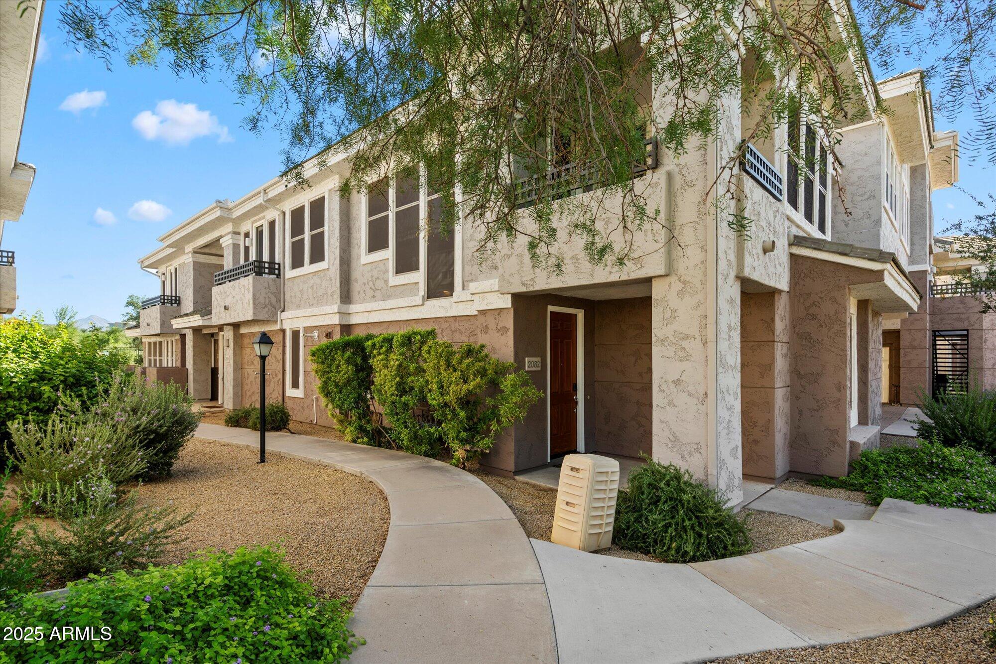 15221 N Clubgate Drive, 2082