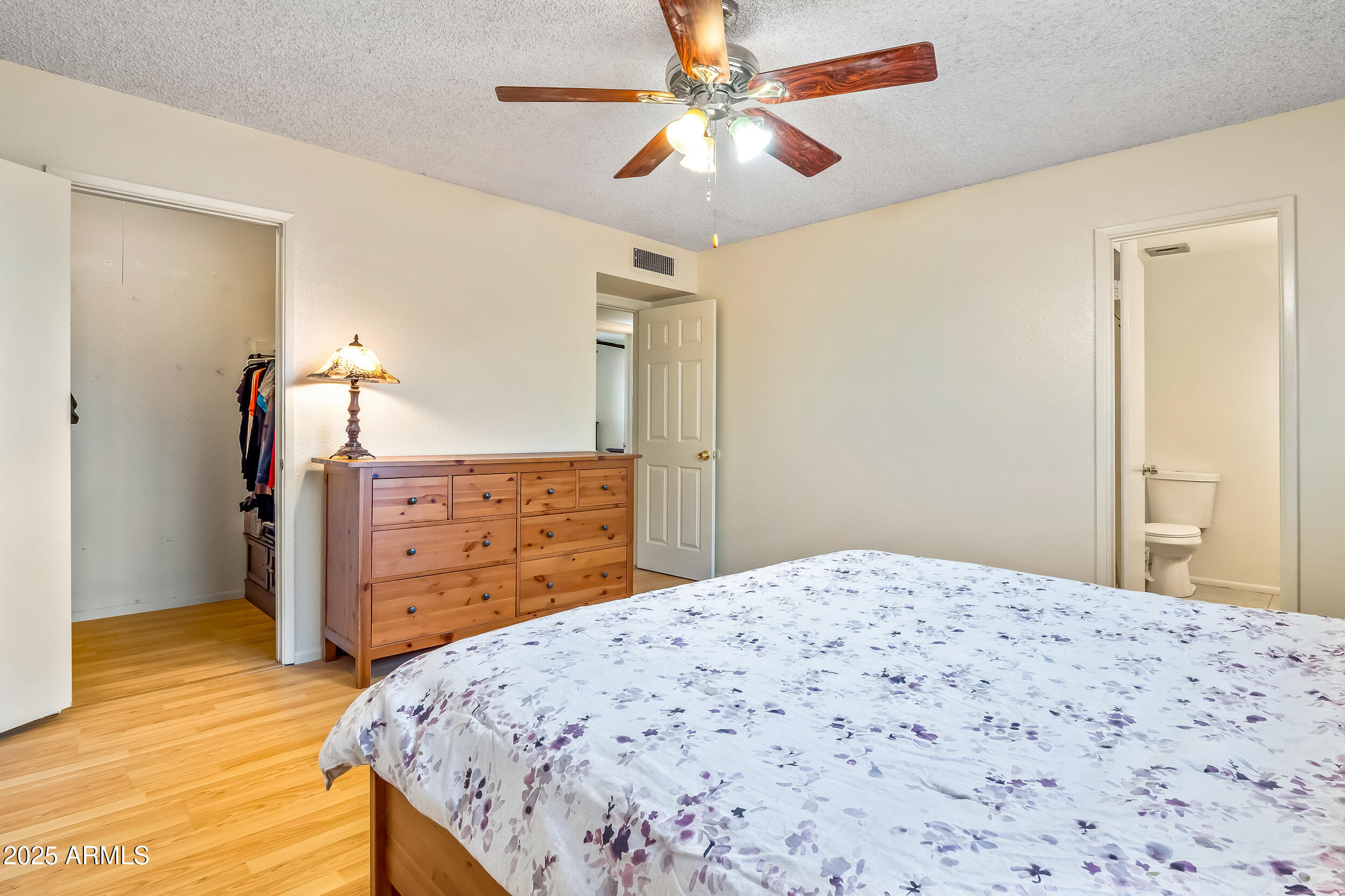 4554 W SUNNYSIDE Avenue