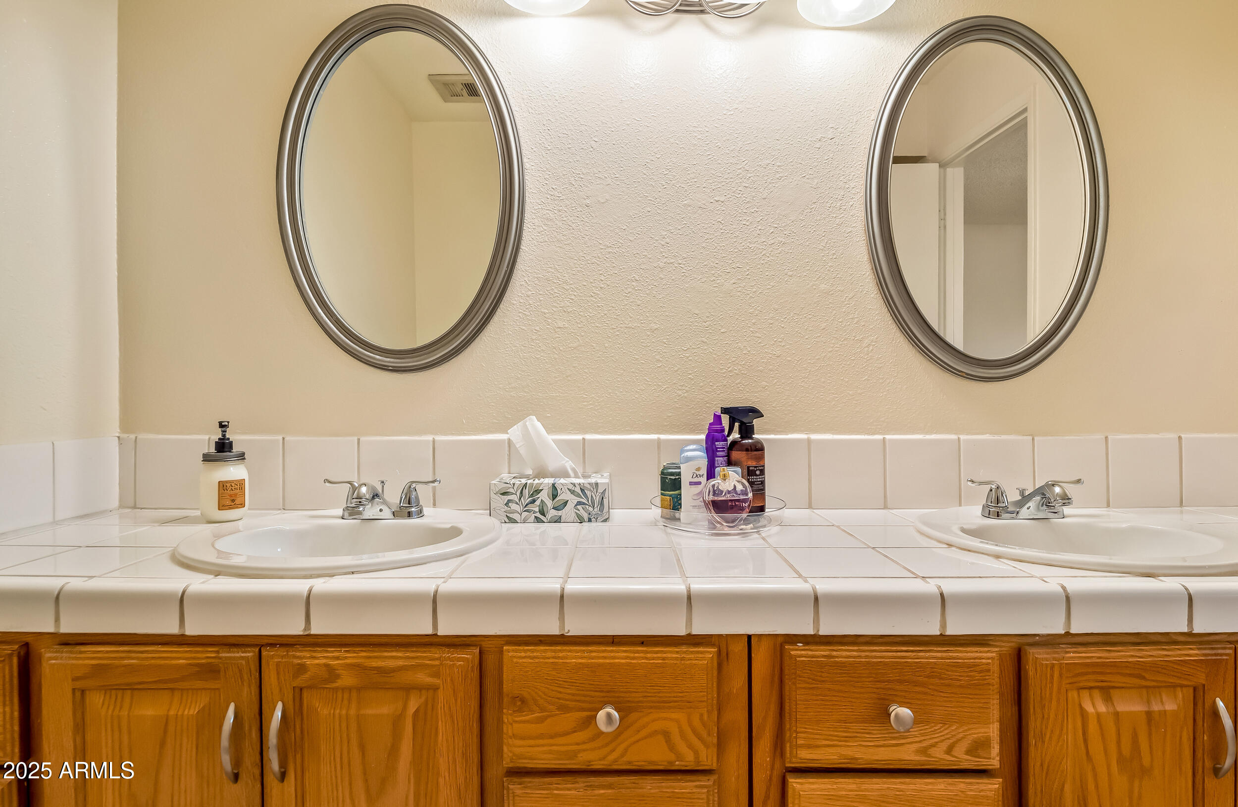 4554 W SUNNYSIDE Avenue