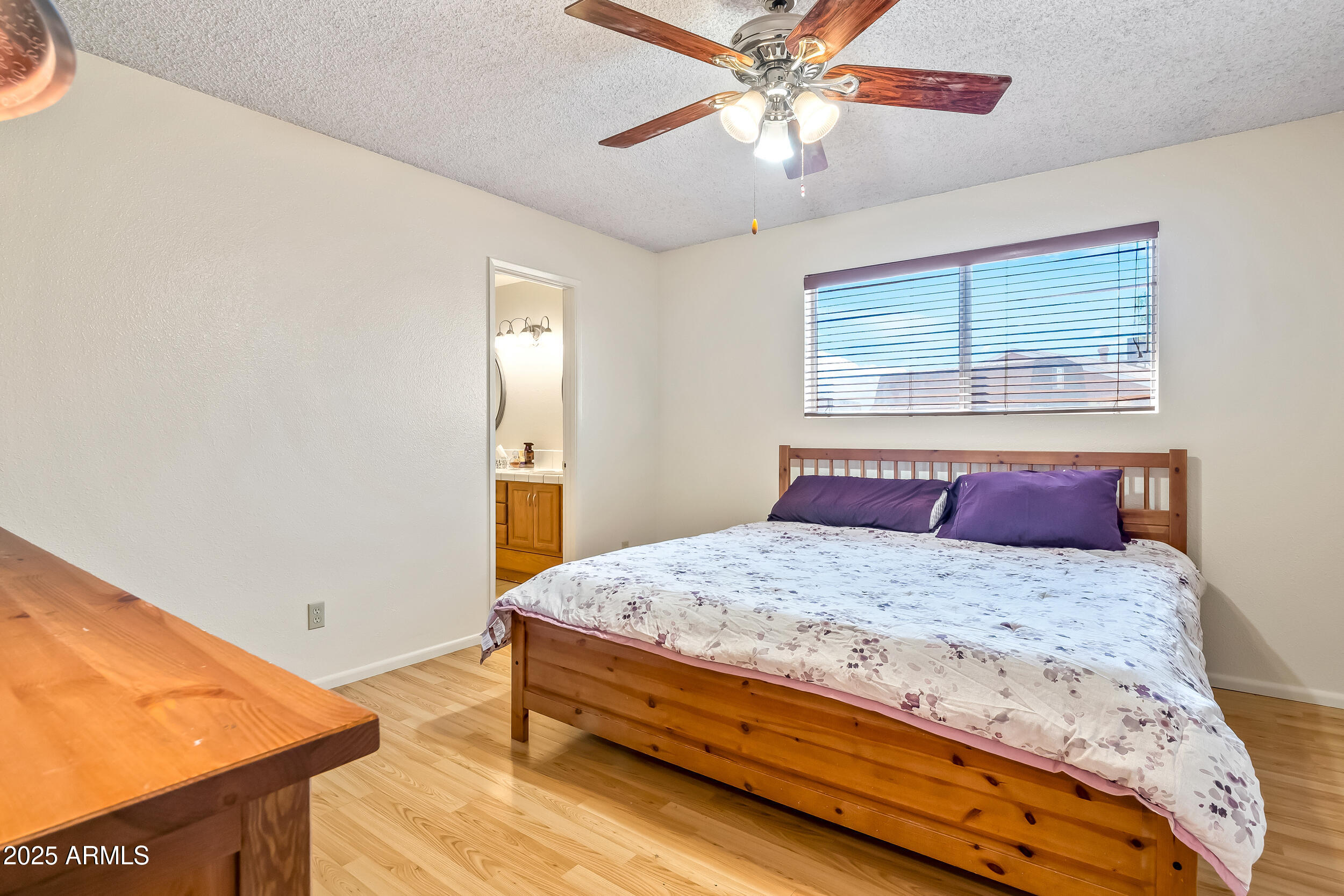 4554 W SUNNYSIDE Avenue