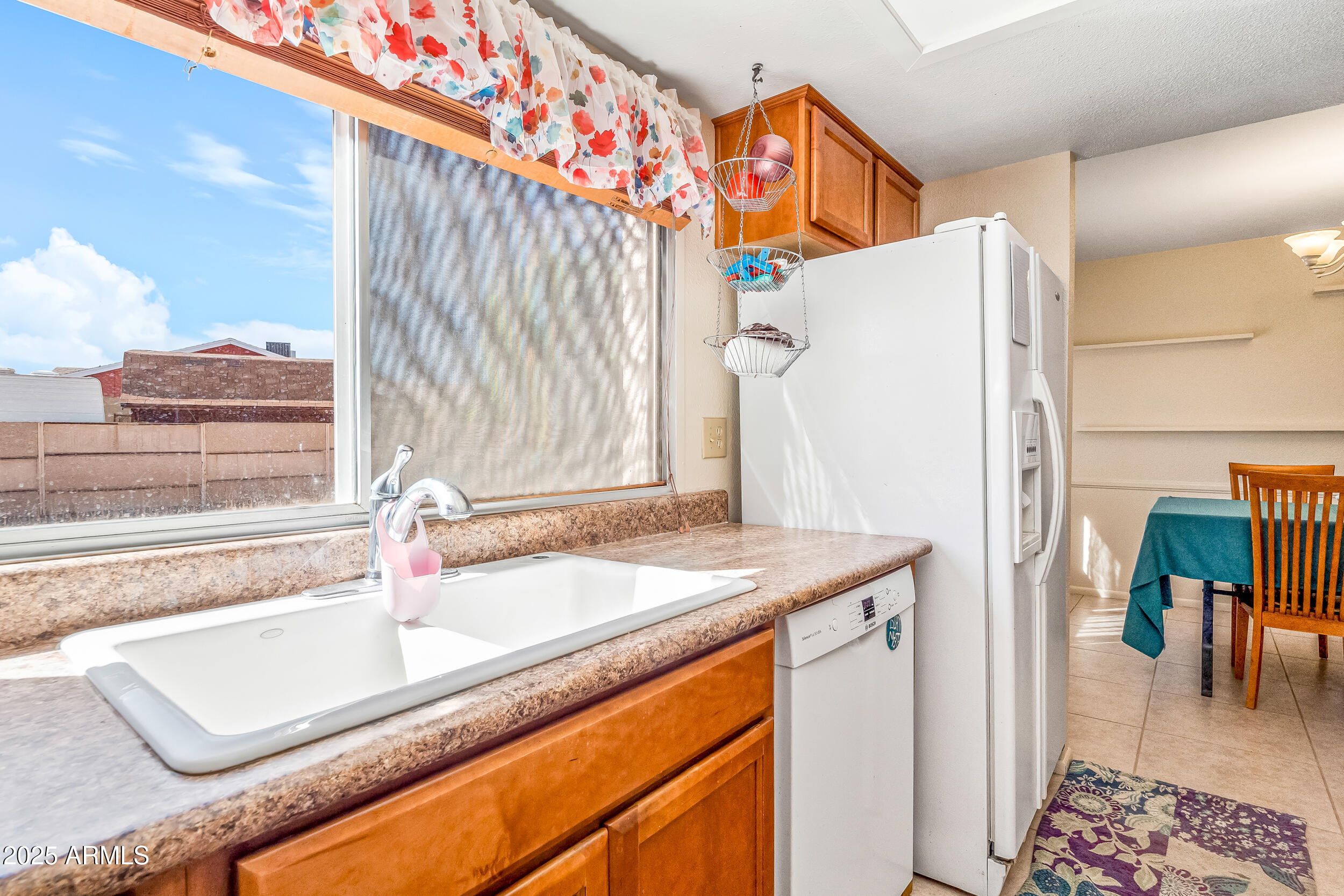 4554 W SUNNYSIDE Avenue