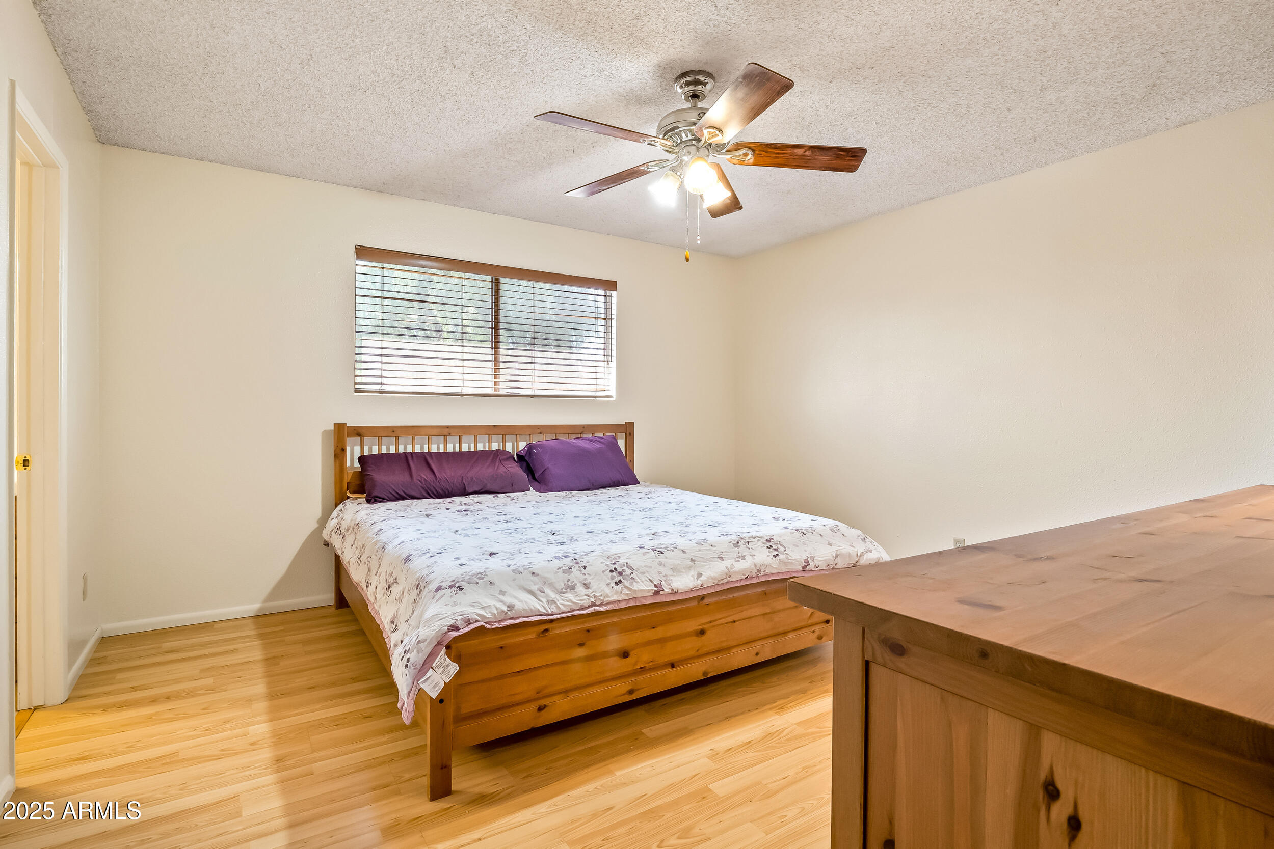 4554 W SUNNYSIDE Avenue