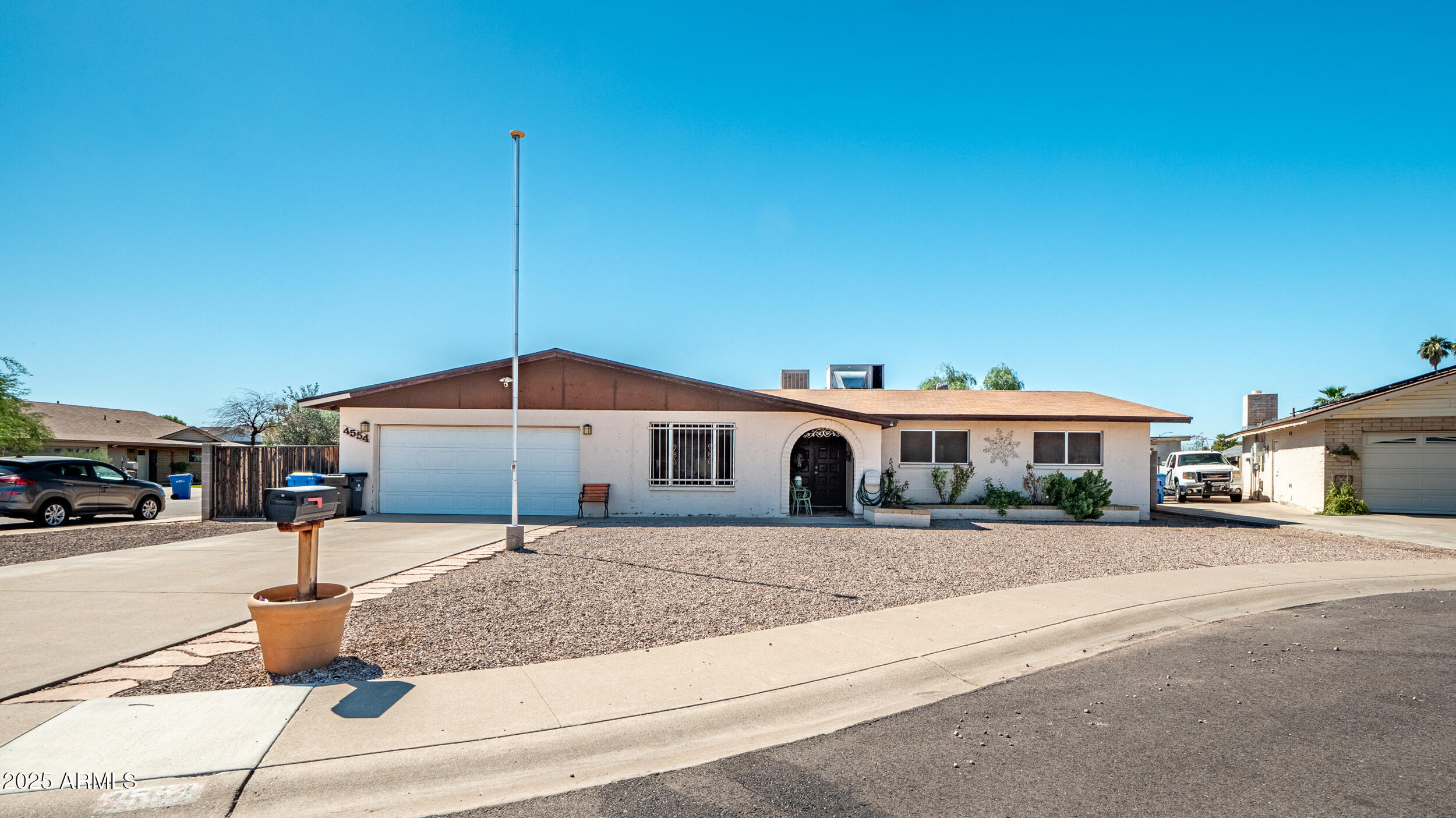 4554 W SUNNYSIDE Avenue