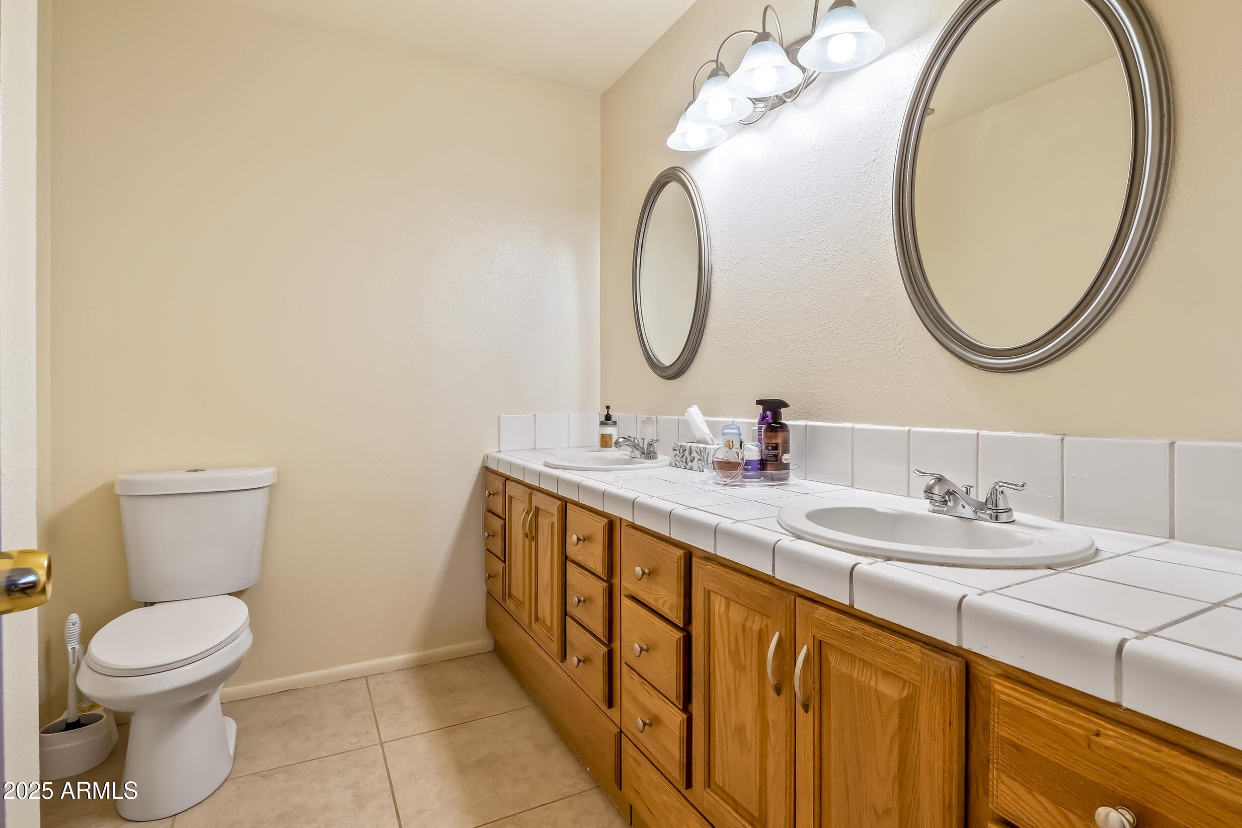 4554 W SUNNYSIDE Avenue