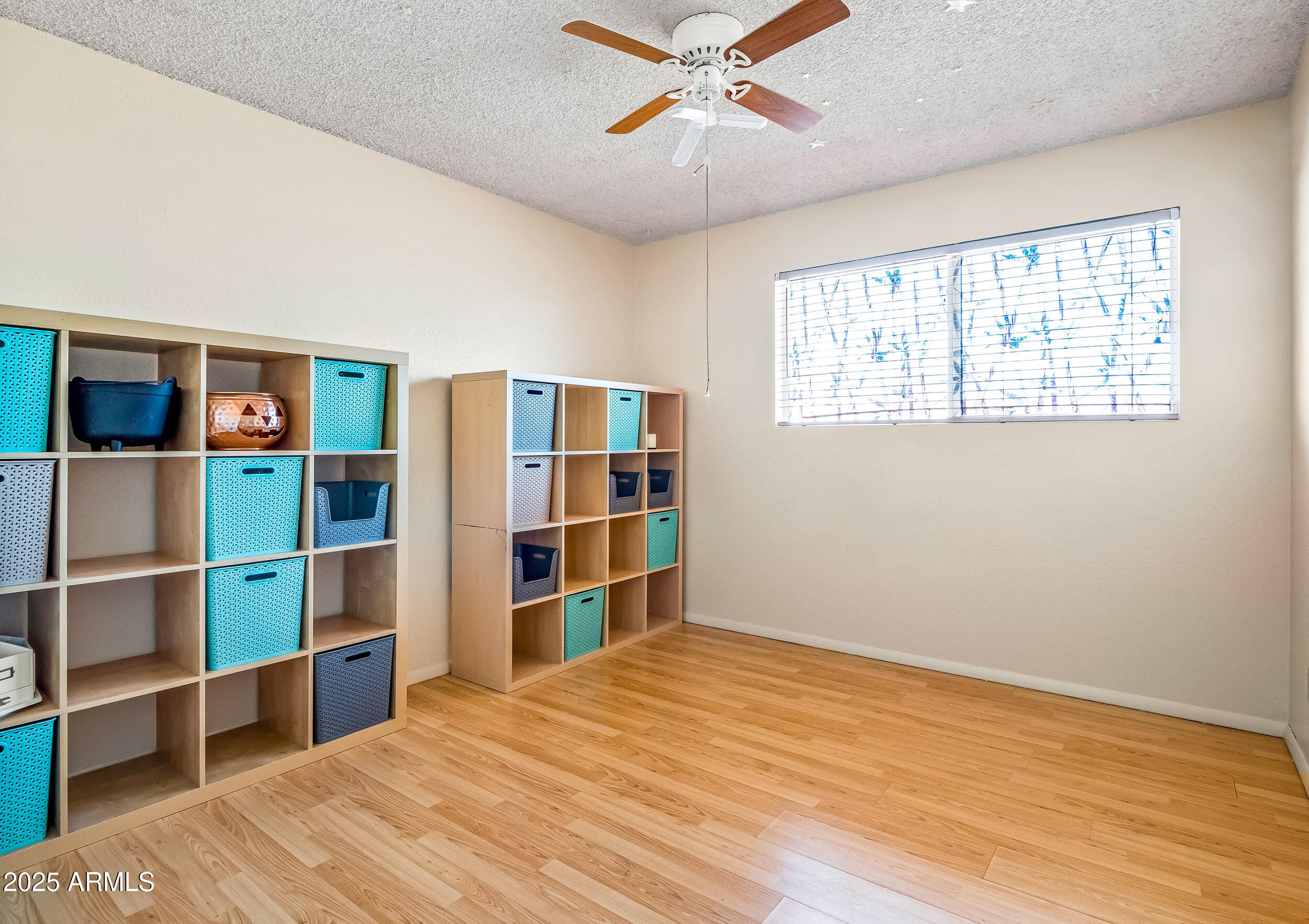 4554 W SUNNYSIDE Avenue