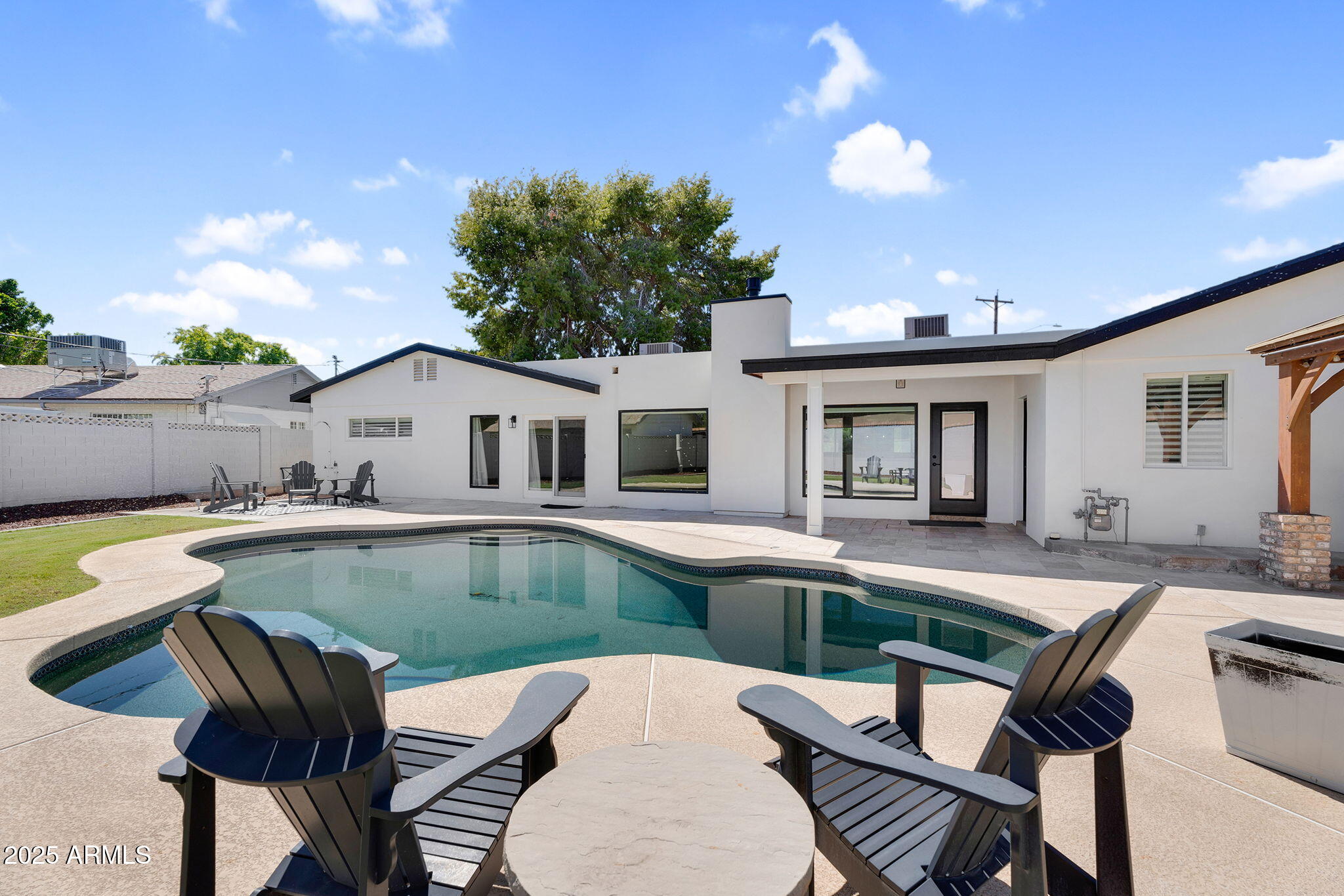 3102 E MARIPOSA Street