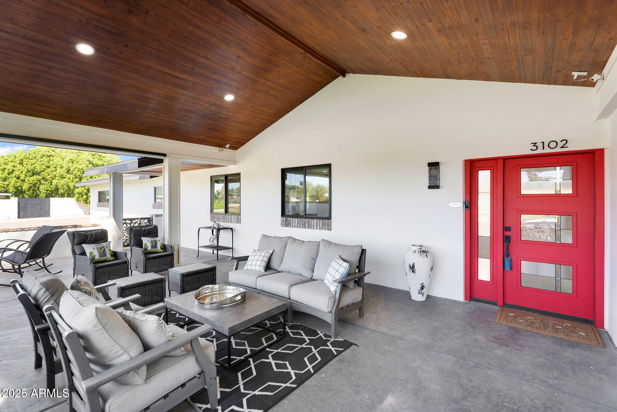 3102 E MARIPOSA Street